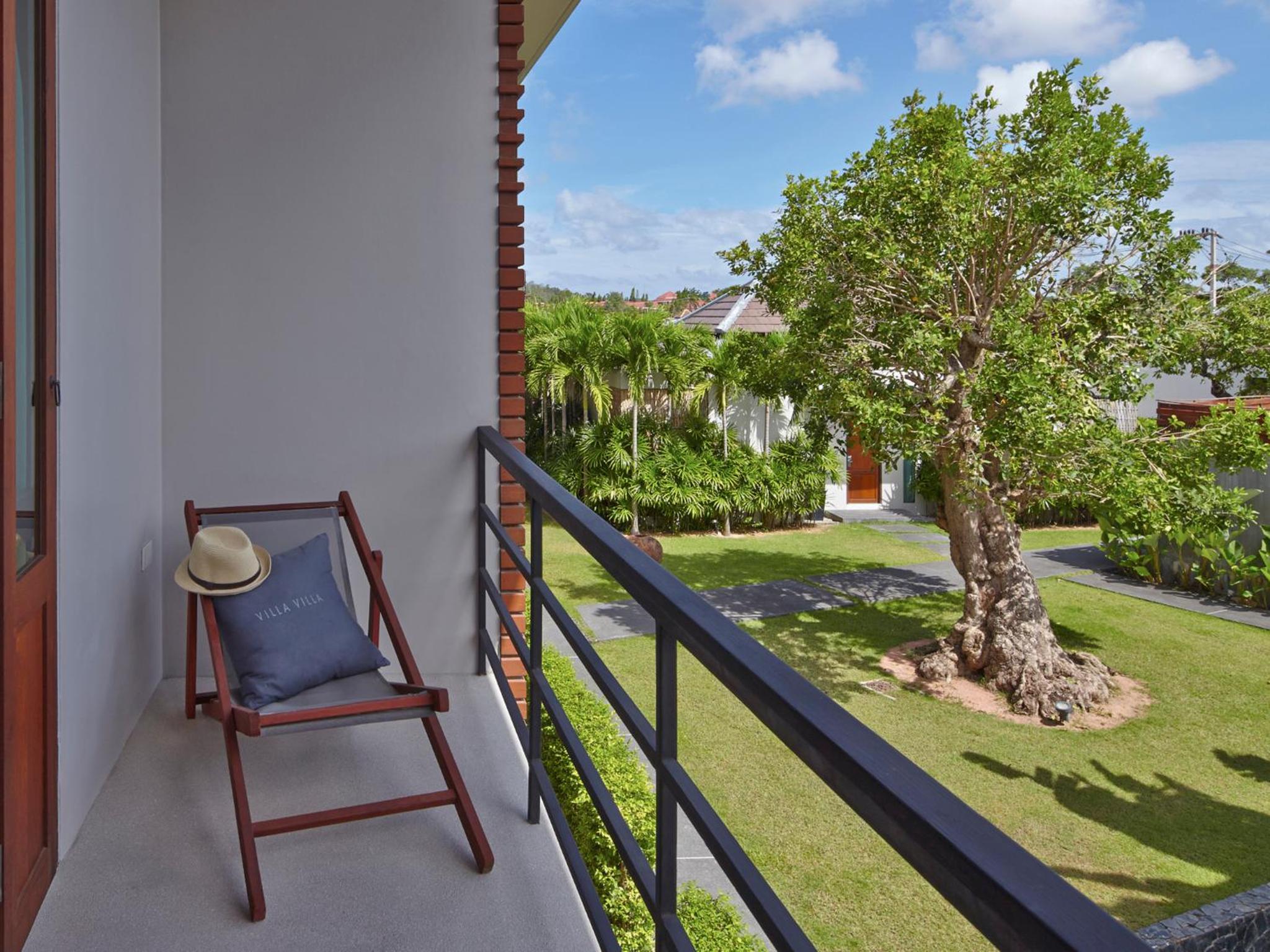 Deluxe Balcony Suite photo 3