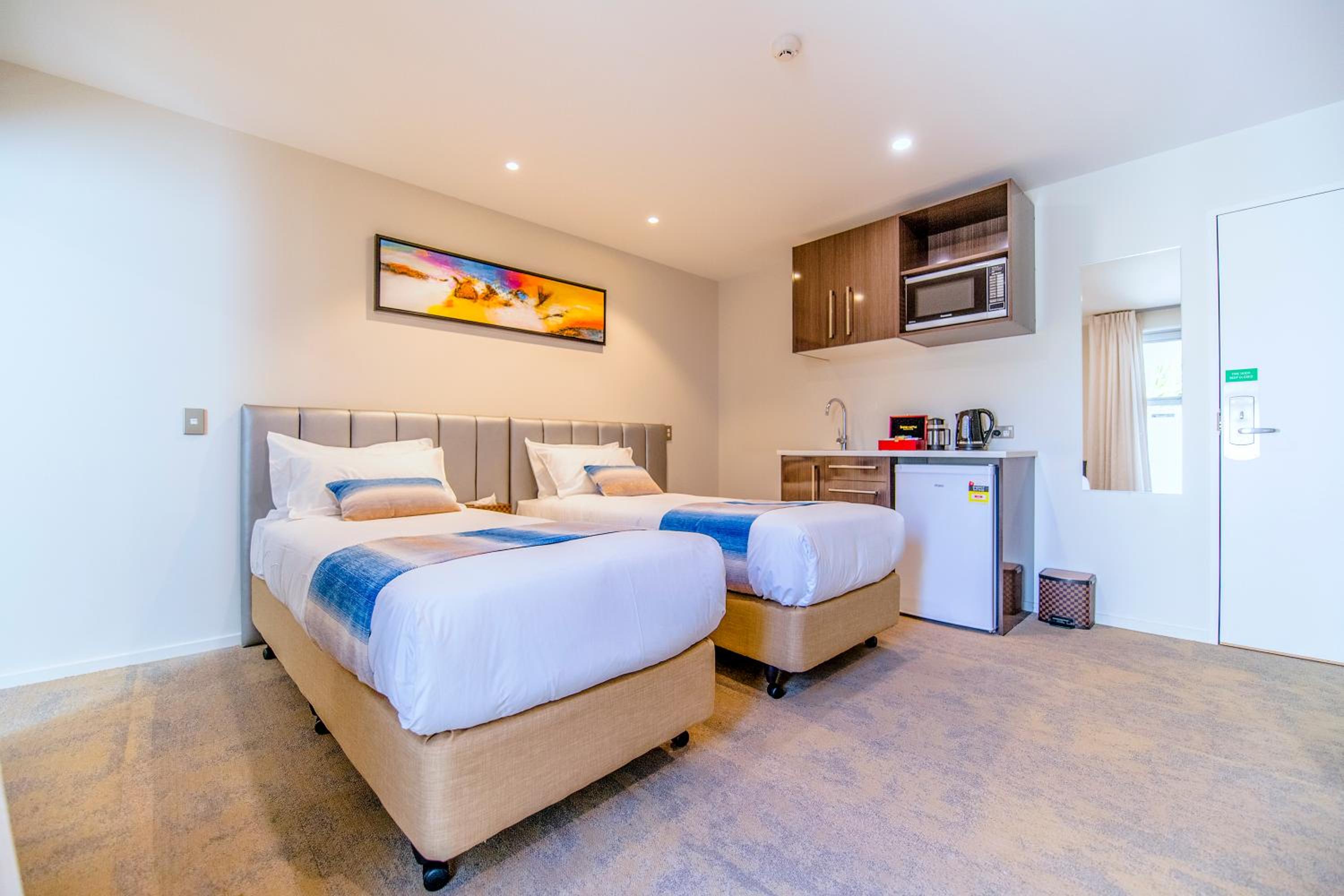 Deluxe Twin Room with Balcony - Photo 4