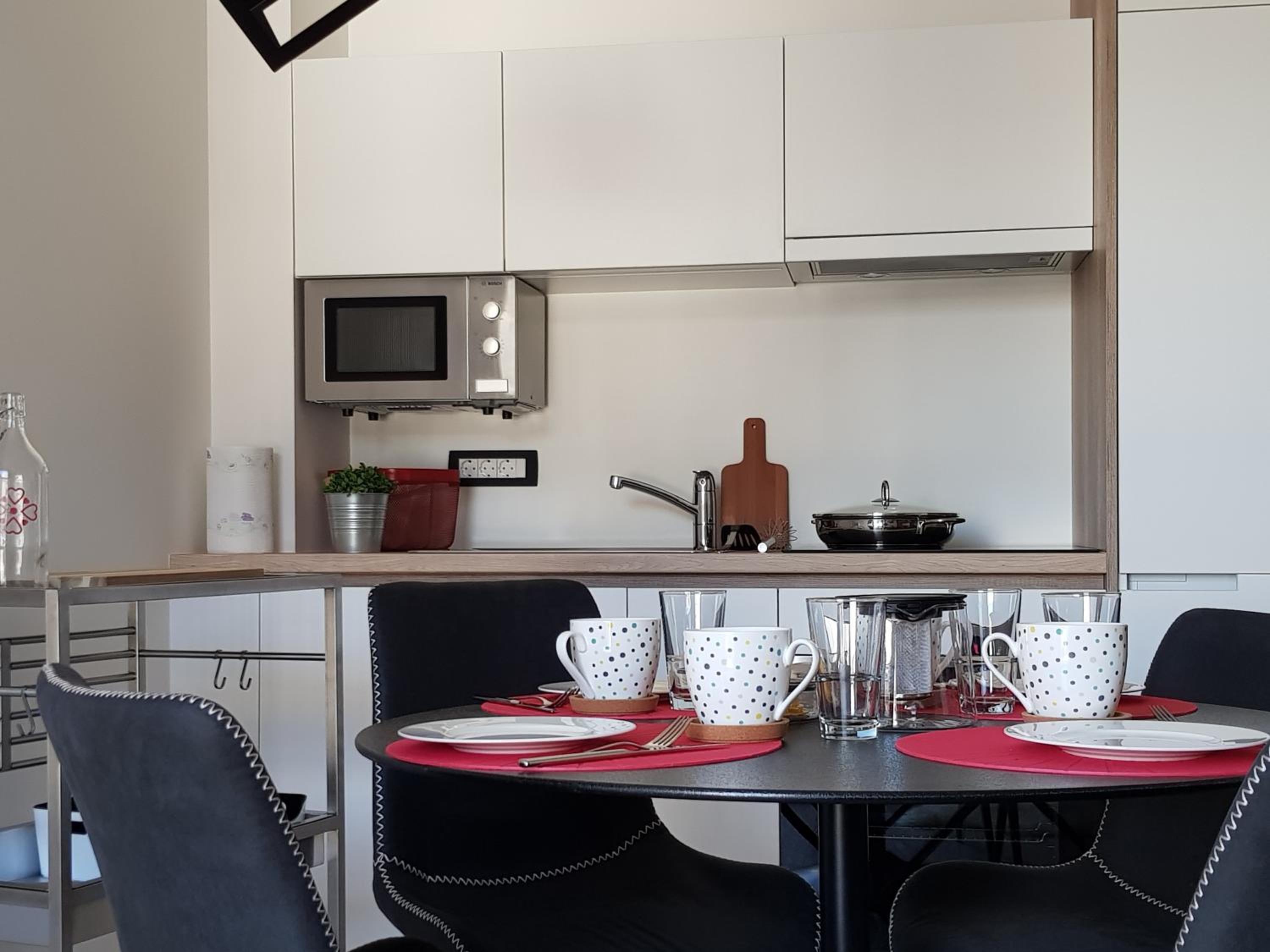 Apartment with Mountain View - Photo 10