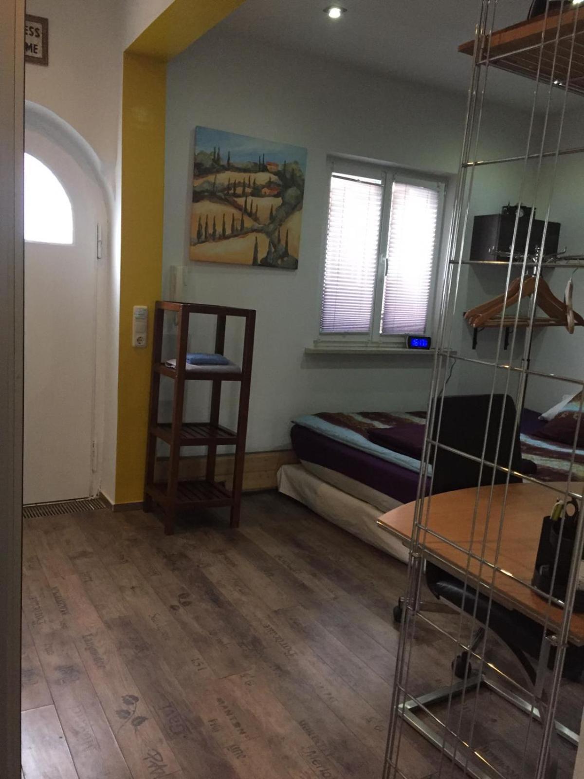 Standard Double Room with Shared Bathroom photo 2