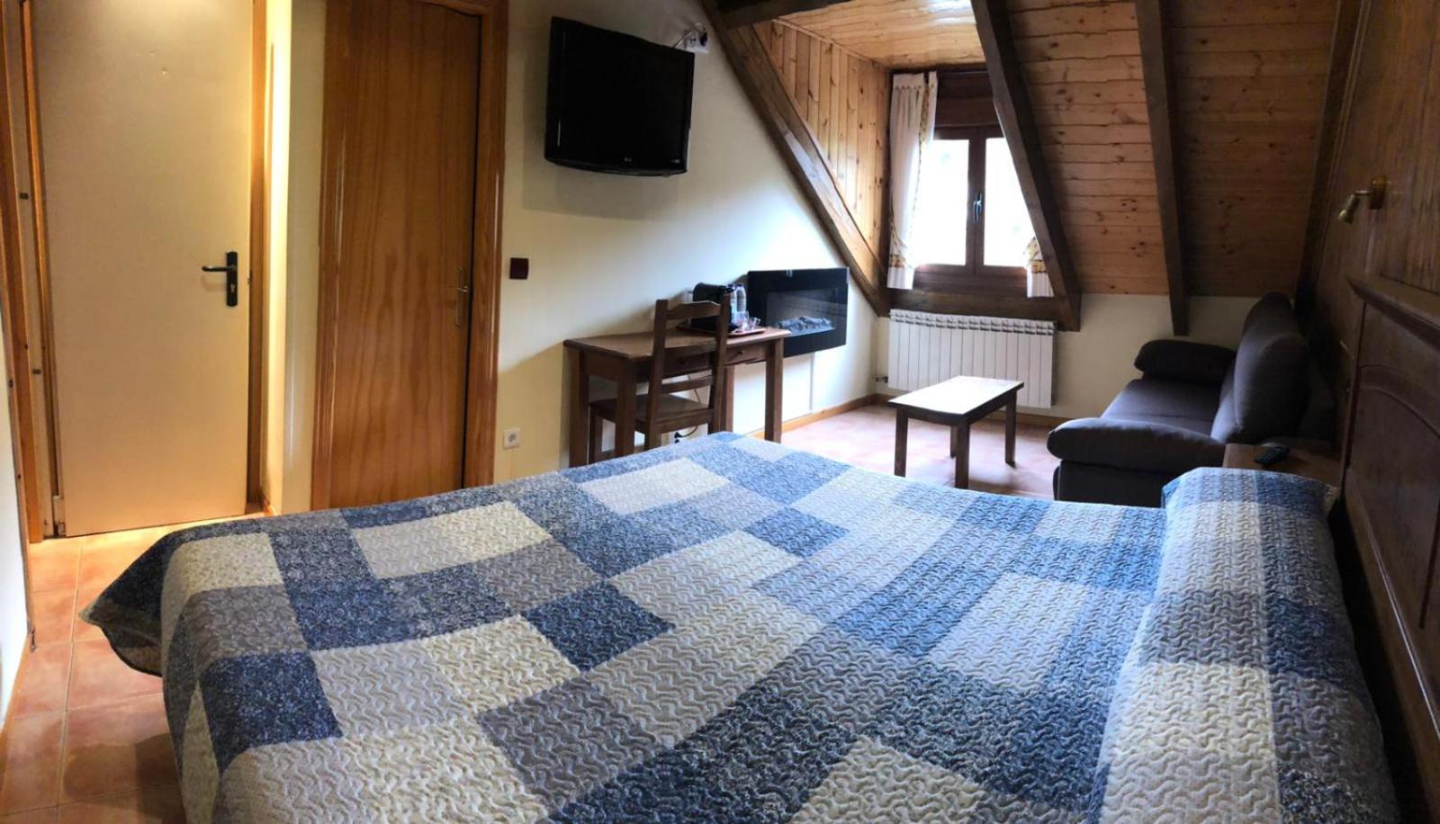Double Room with Balcony photo 3