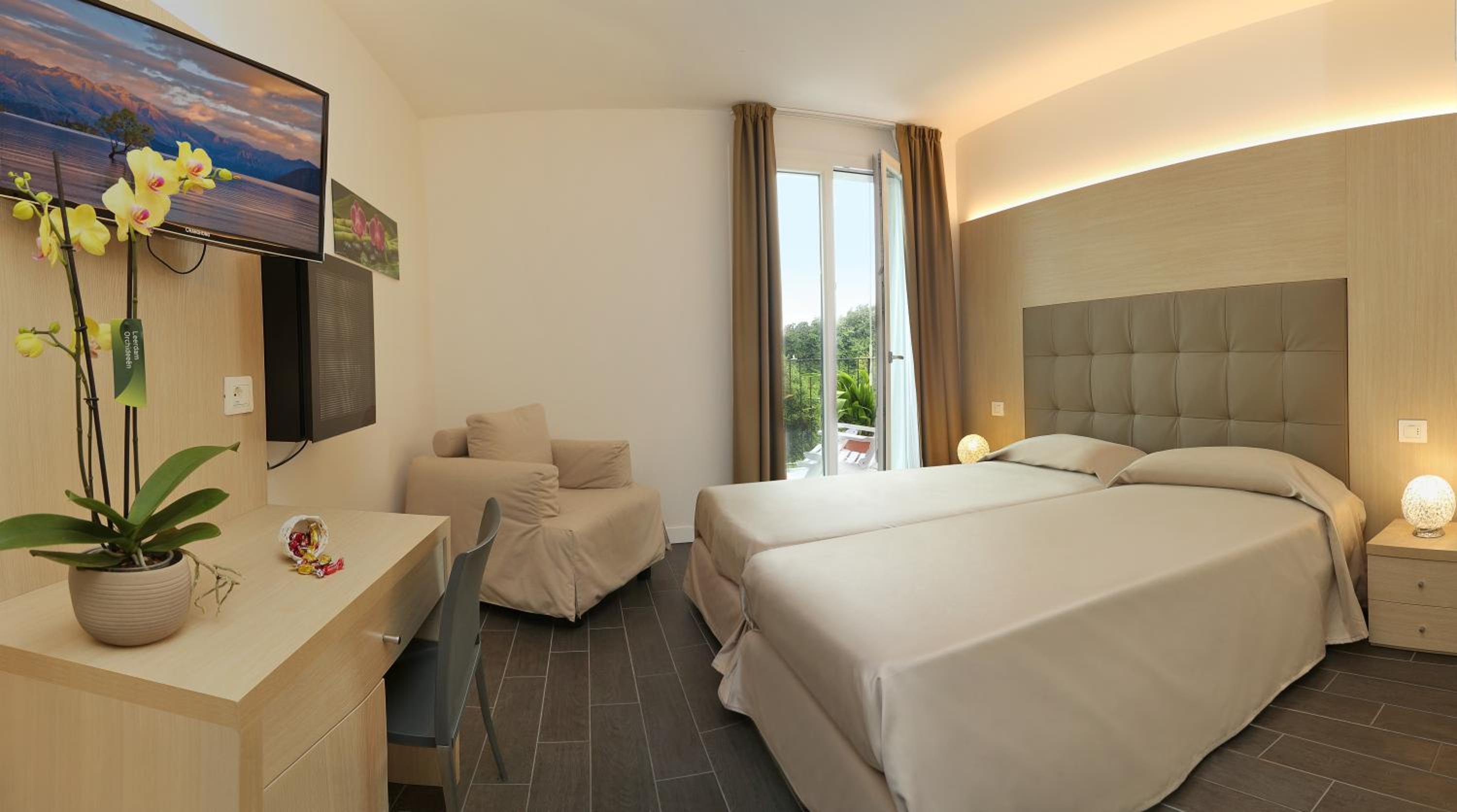 Superior King or Twin Room without Balcony