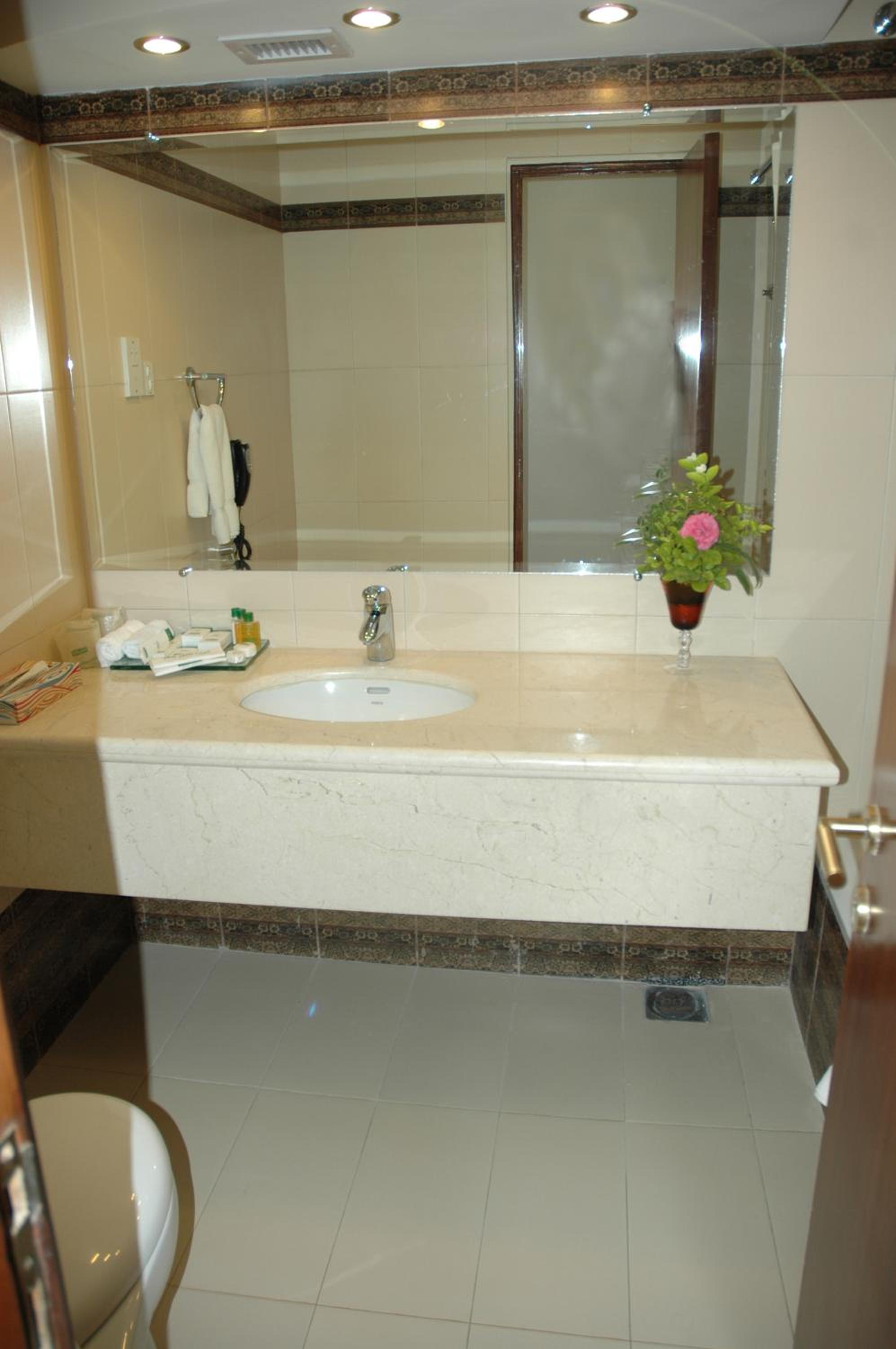 Standard Room - Photo 9
