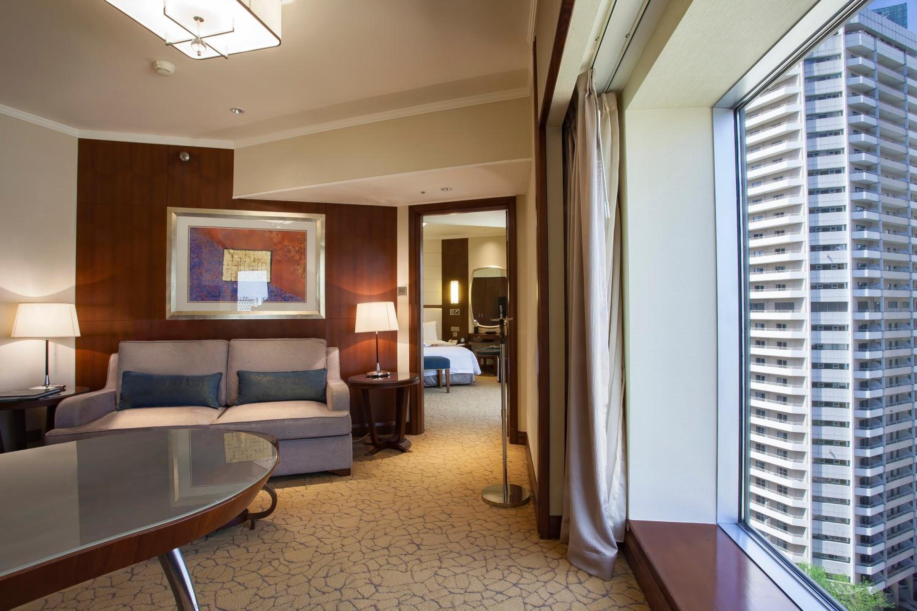 Executive Suite - Photo 9