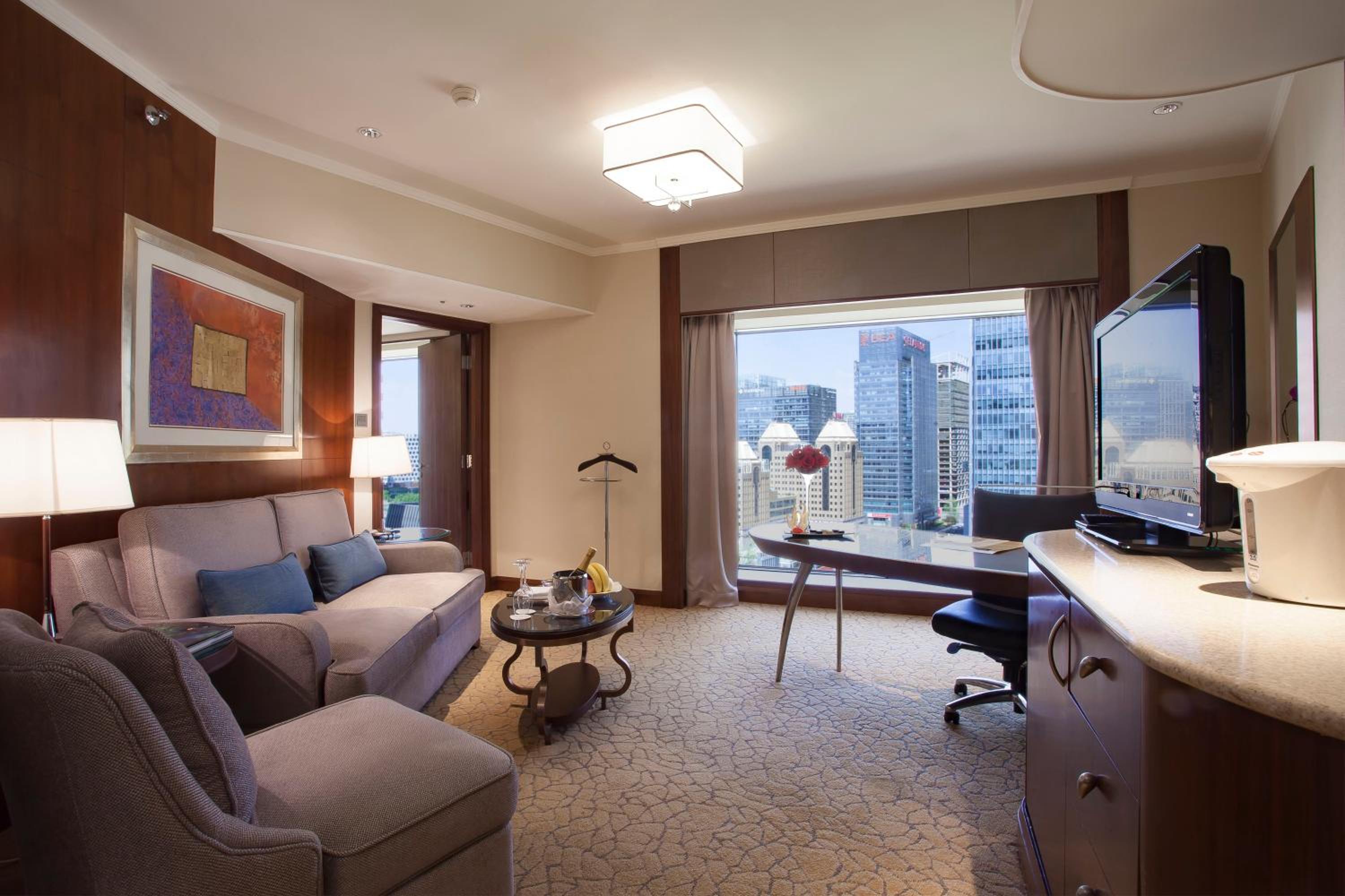 Executive Suite - Photo 8