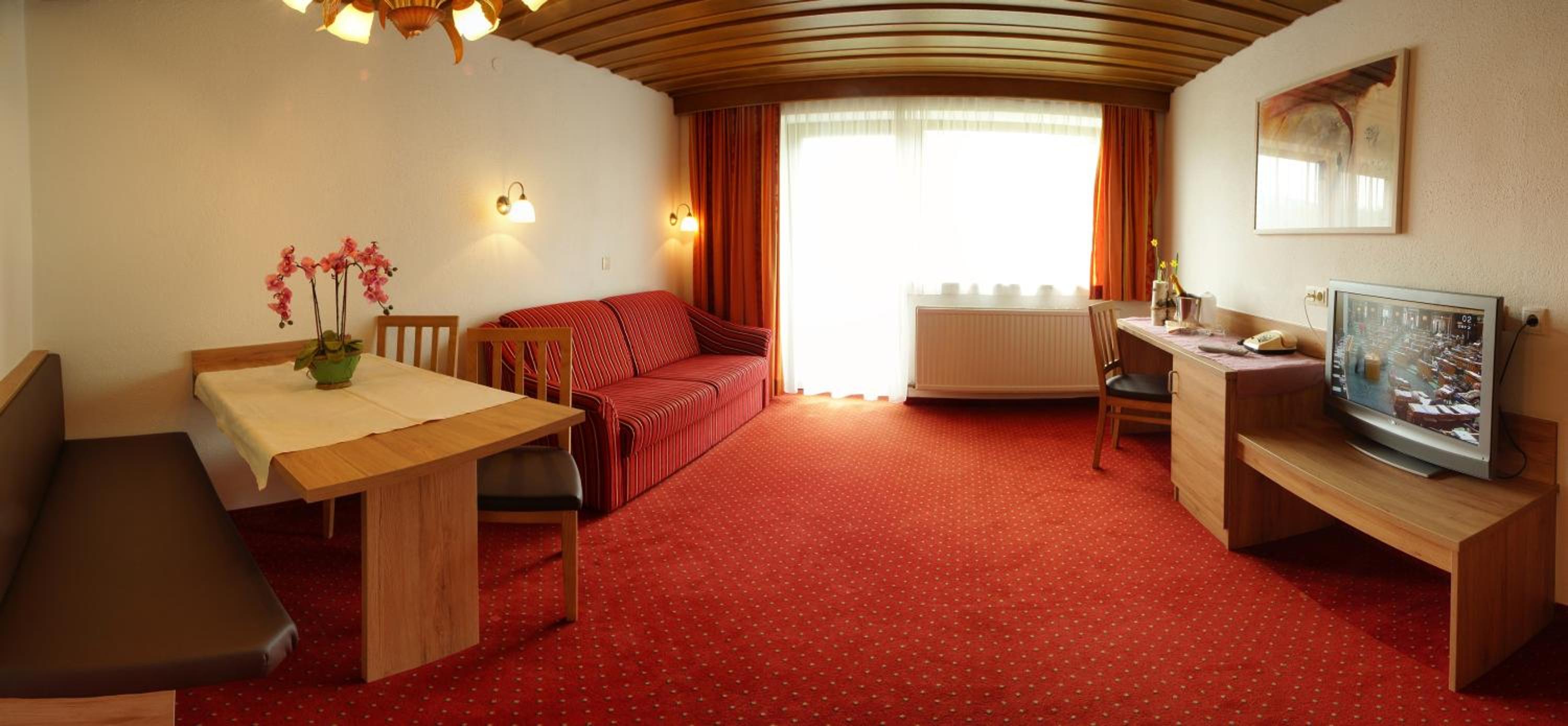 One-Bedroom Apartment - Photo 1