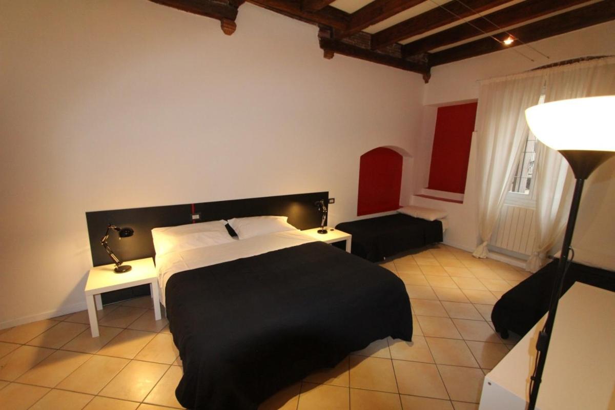 Two-Bedroom Apartment - Photo 9
