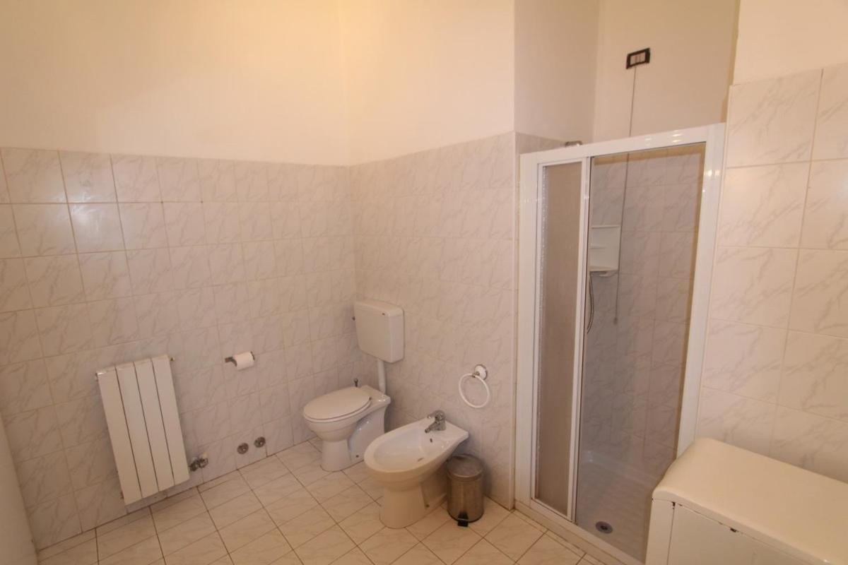 Two-Bedroom Apartment - Photo 2