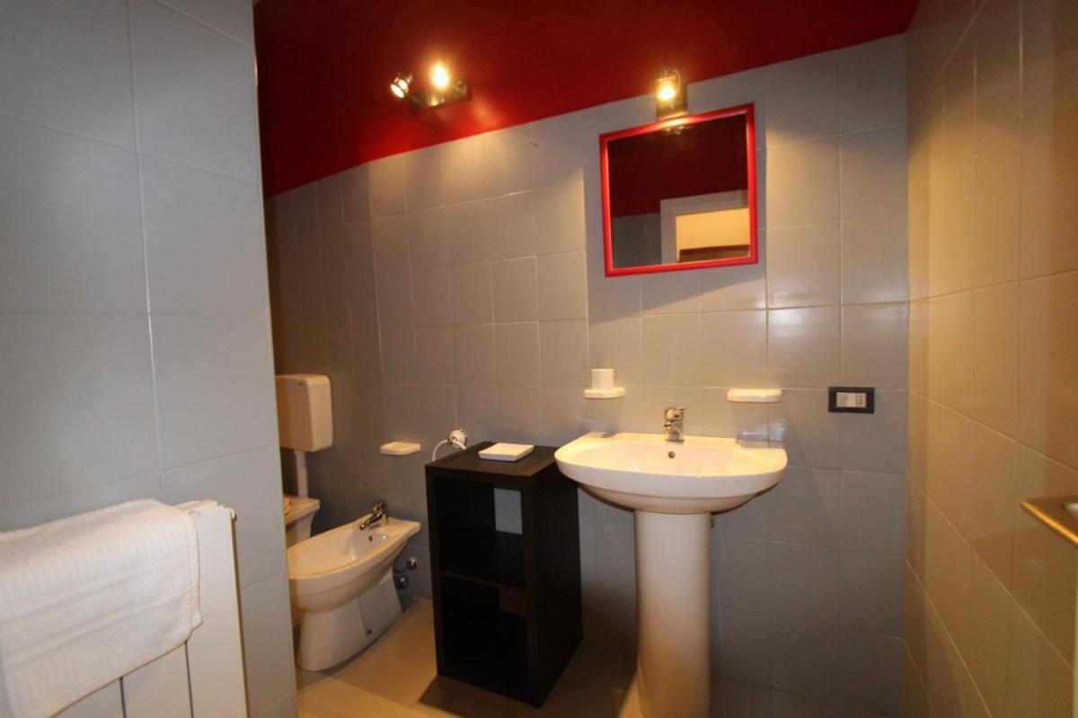 Two-Bedroom Apartment - Photo 4