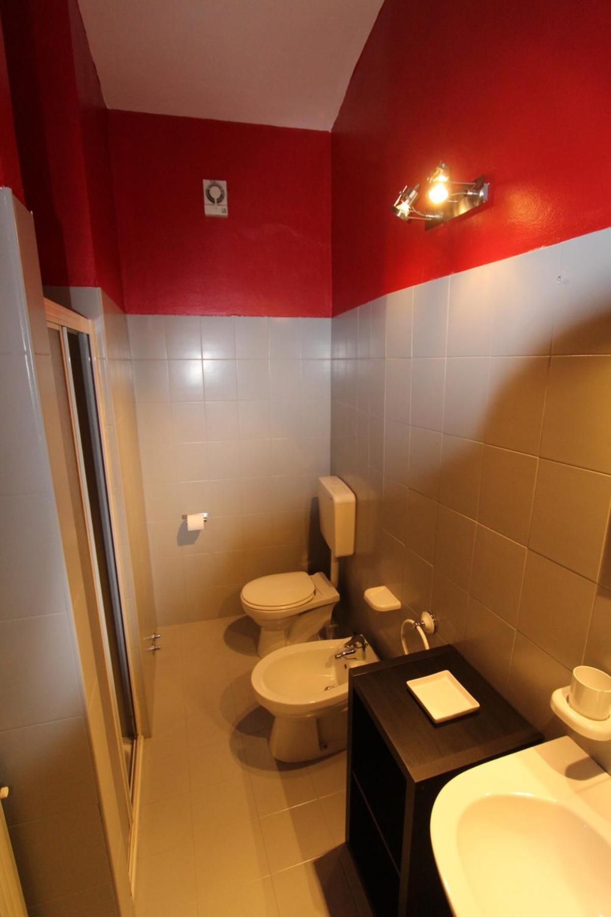 Two-Bedroom Apartment - Photo 5