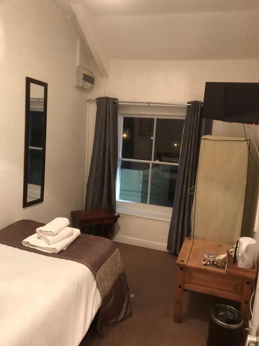 Standard Single Room with Shared Bathroom photo 1