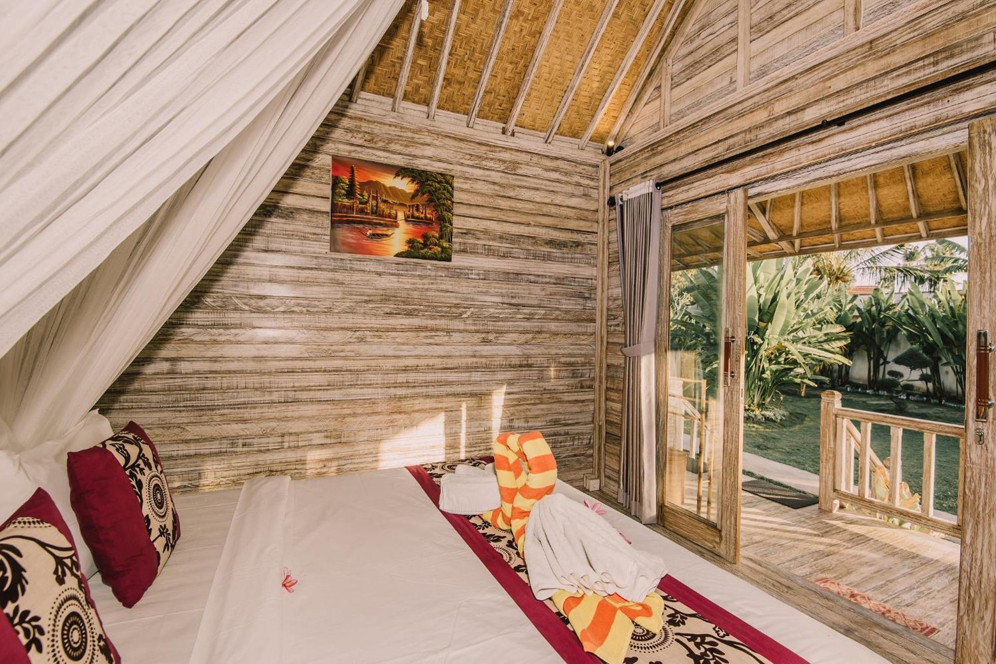 Superior Two-Bedroom Huts - Photo 5