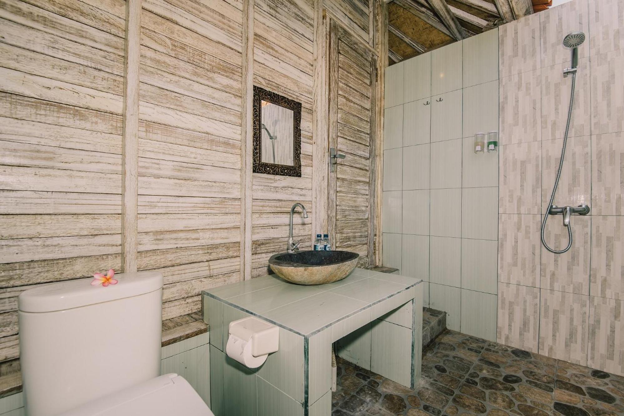 Superior Two-Bedroom Huts - Photo 4