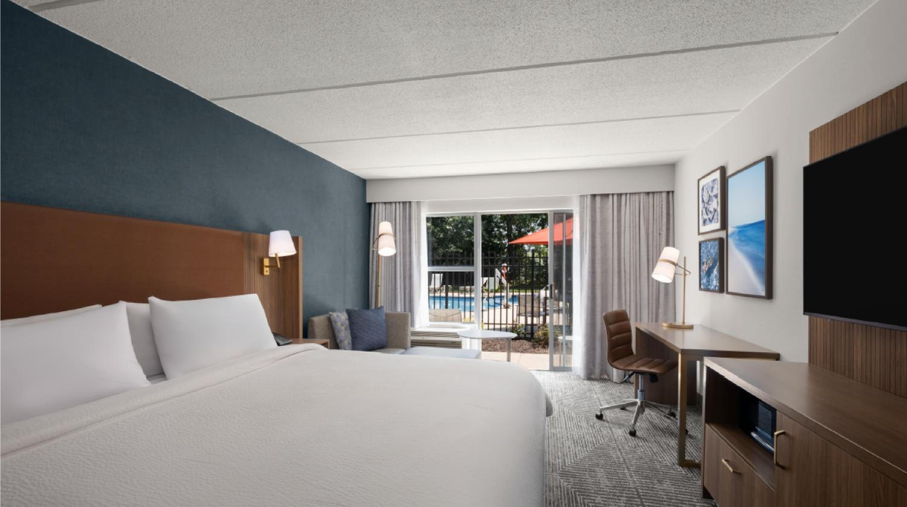 Standard King Room with Pool View