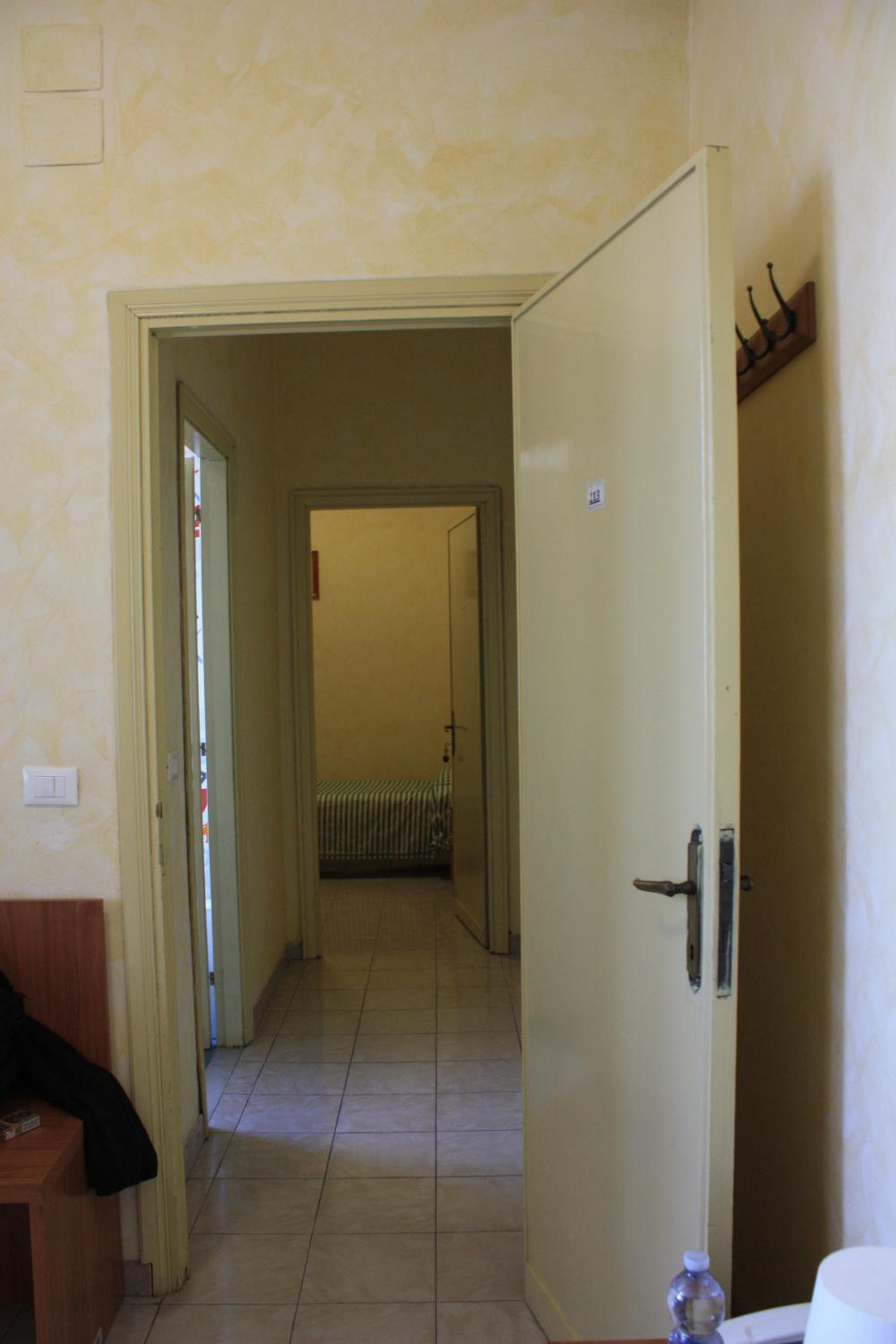 Single Room with Shared Bathroom photo 1
