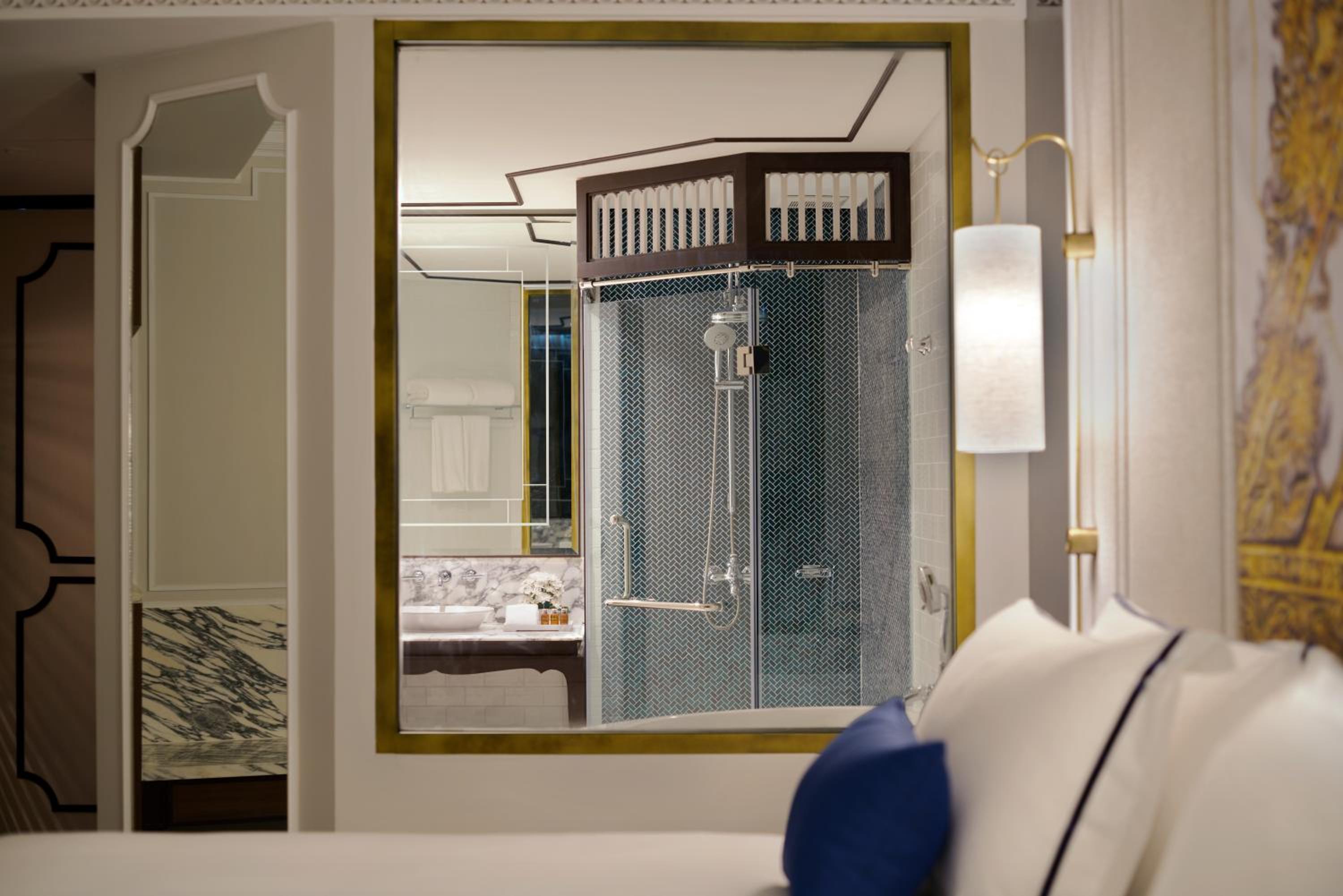 Deluxe Twin Room with Pool View photo 2