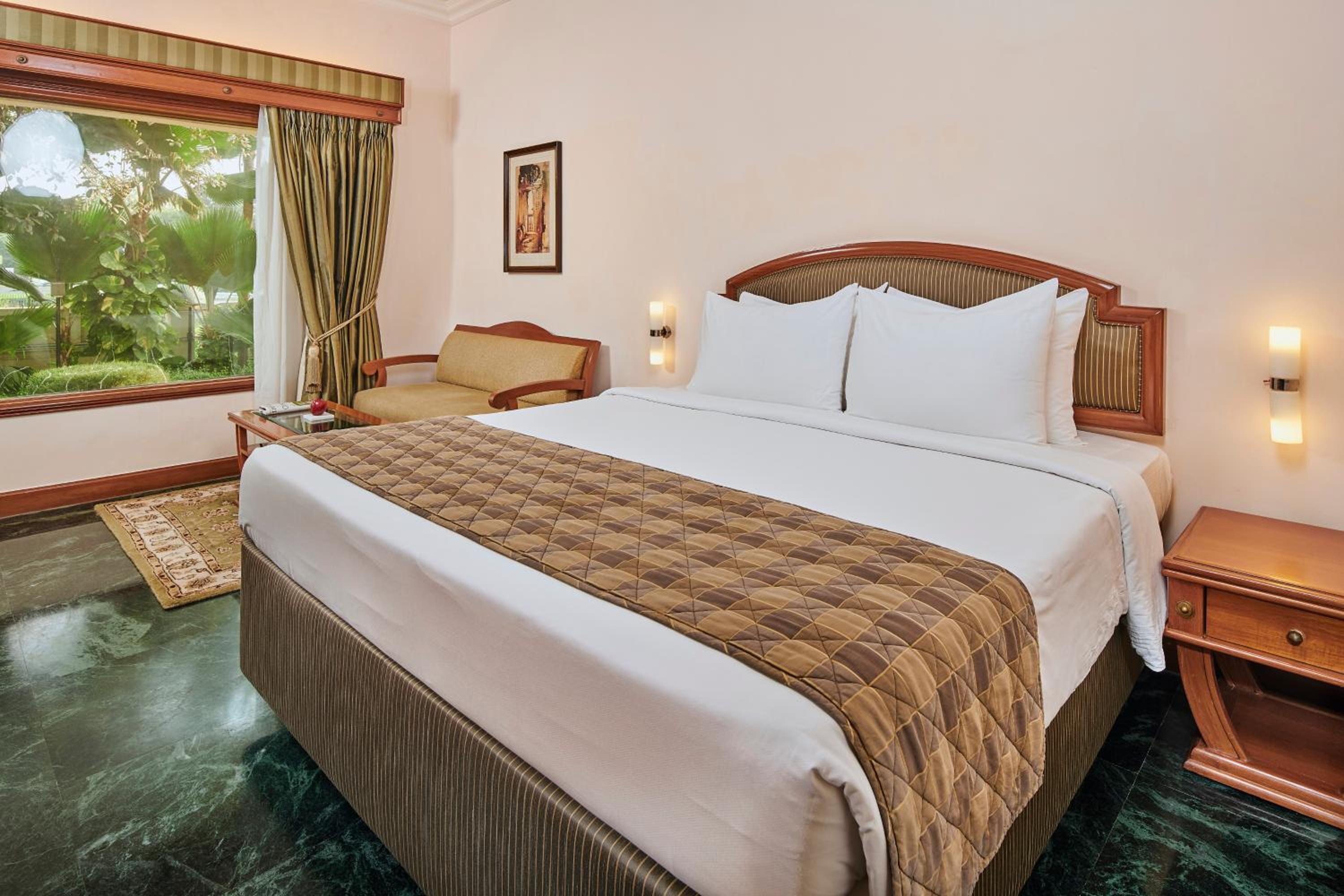 Royal Suite  - 20% Discount on F&B and SPA (till 30th Sep 2026)& 1-way Airport transfer - Photo 1