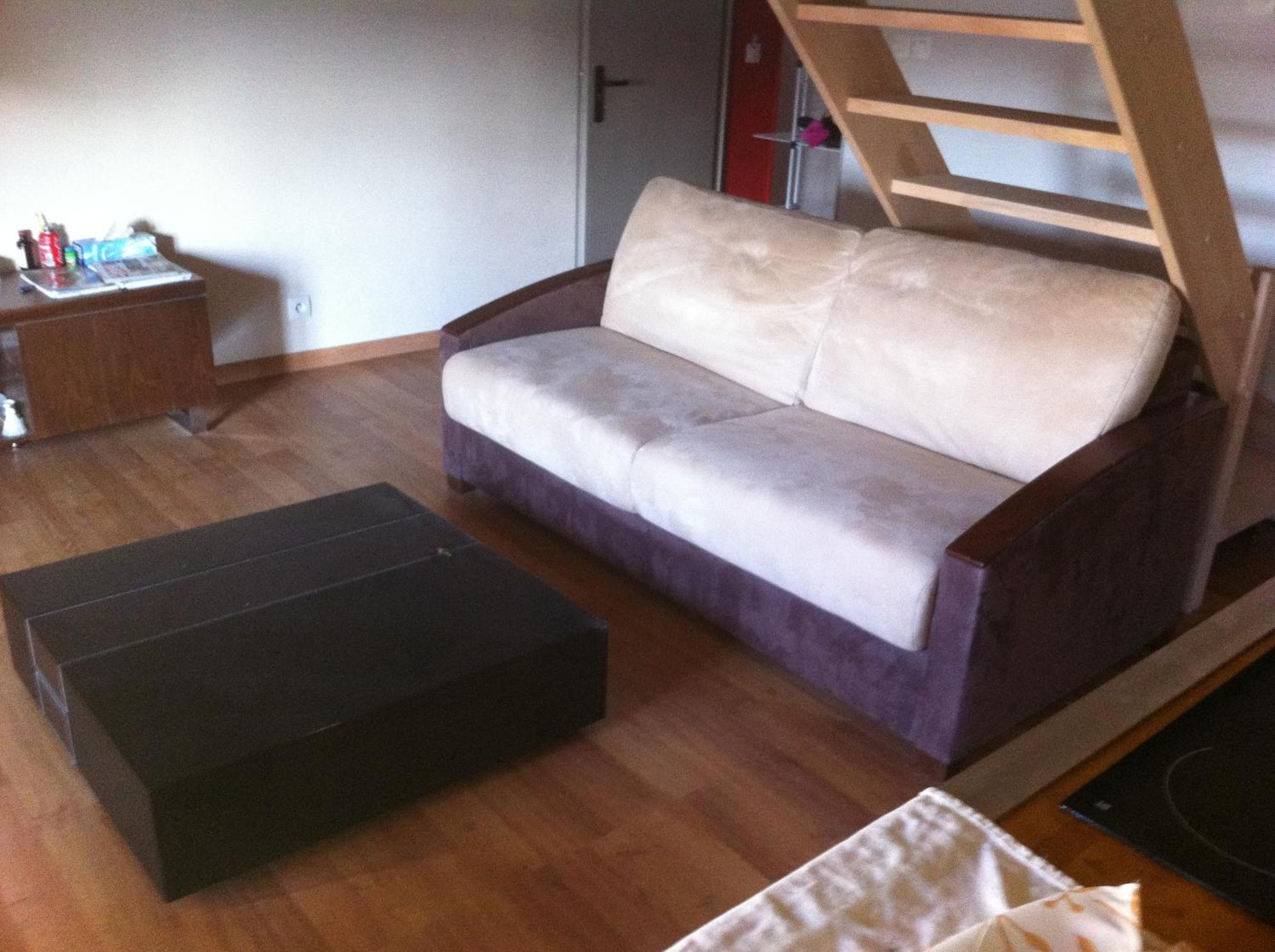 One-Bedroom Apartment - Photo 3
