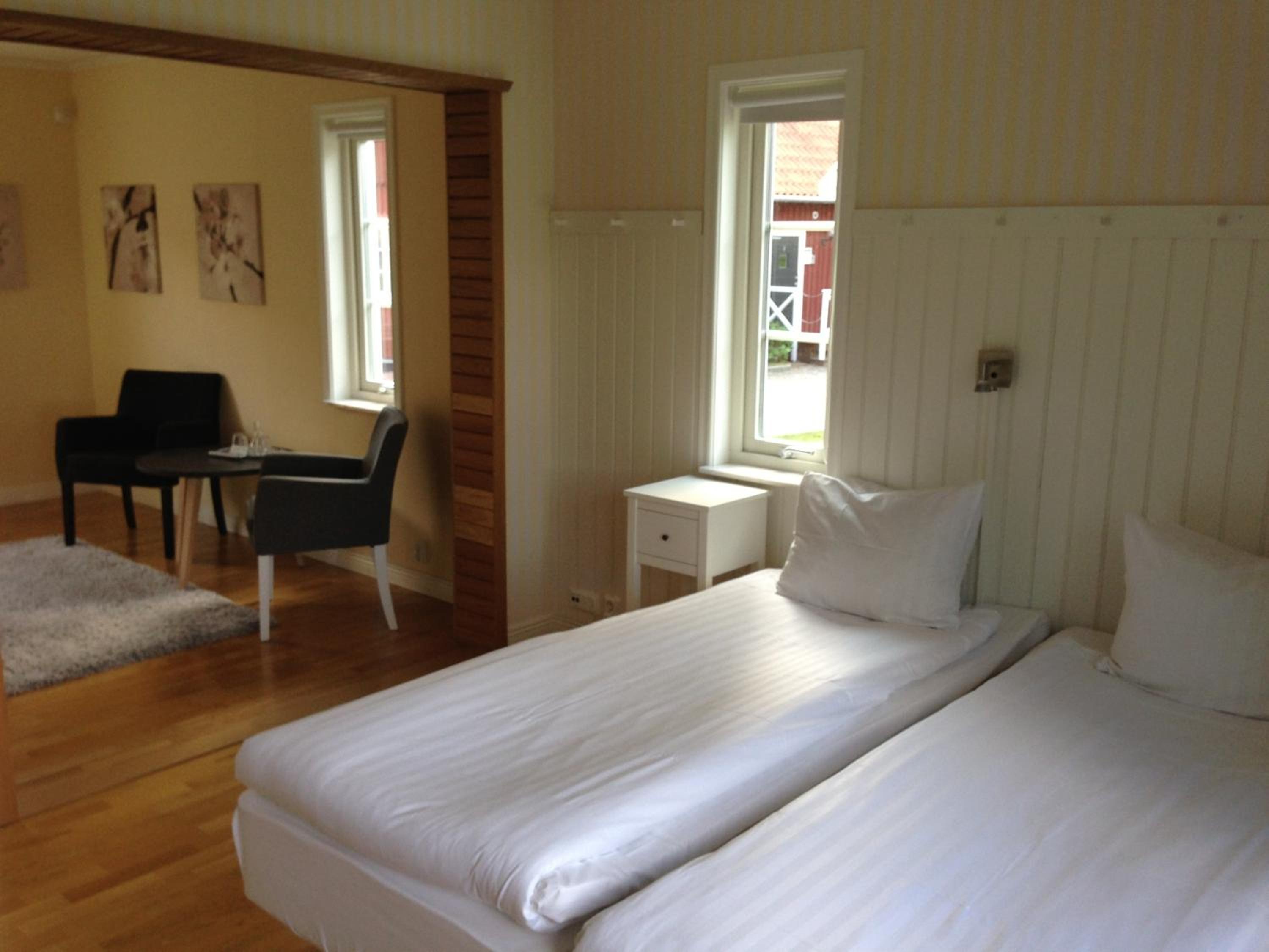 Standard Twin Room photo 3