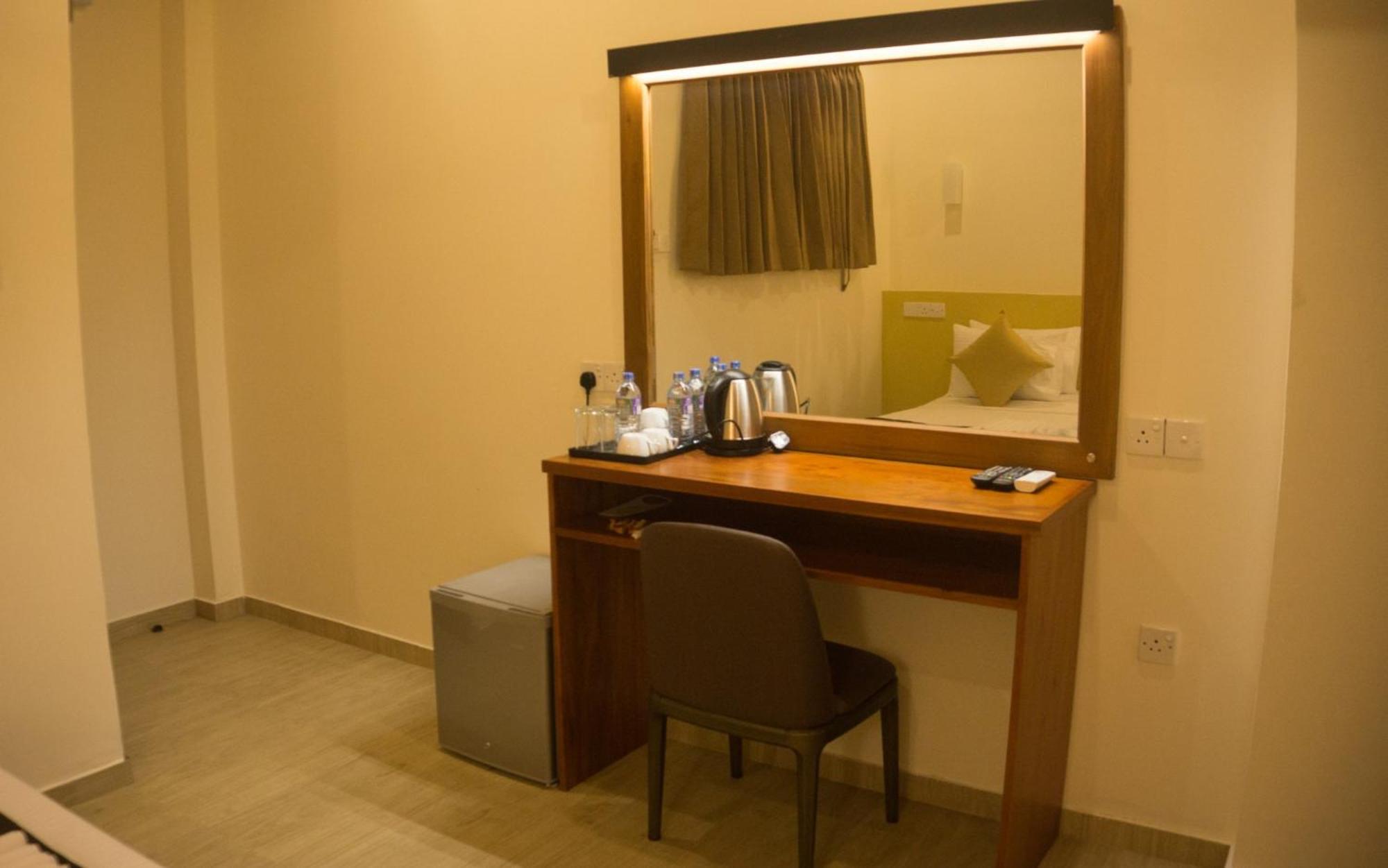 Triple Room with Pool View photo 2