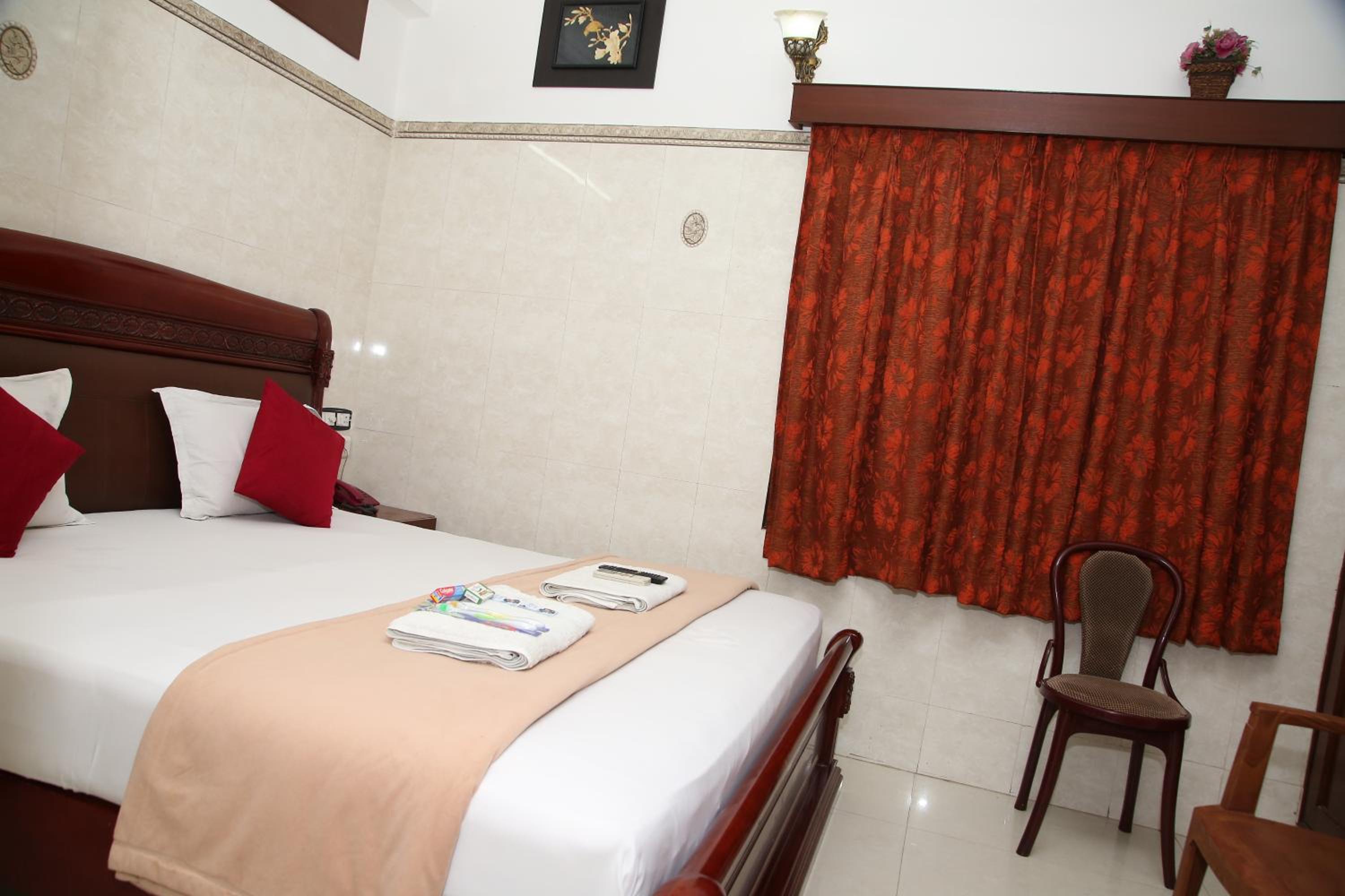 Standard Double Room - Photo 7