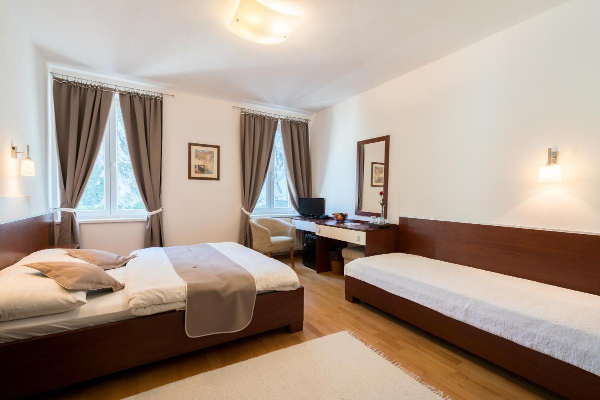 Standard Triple Room photo 3