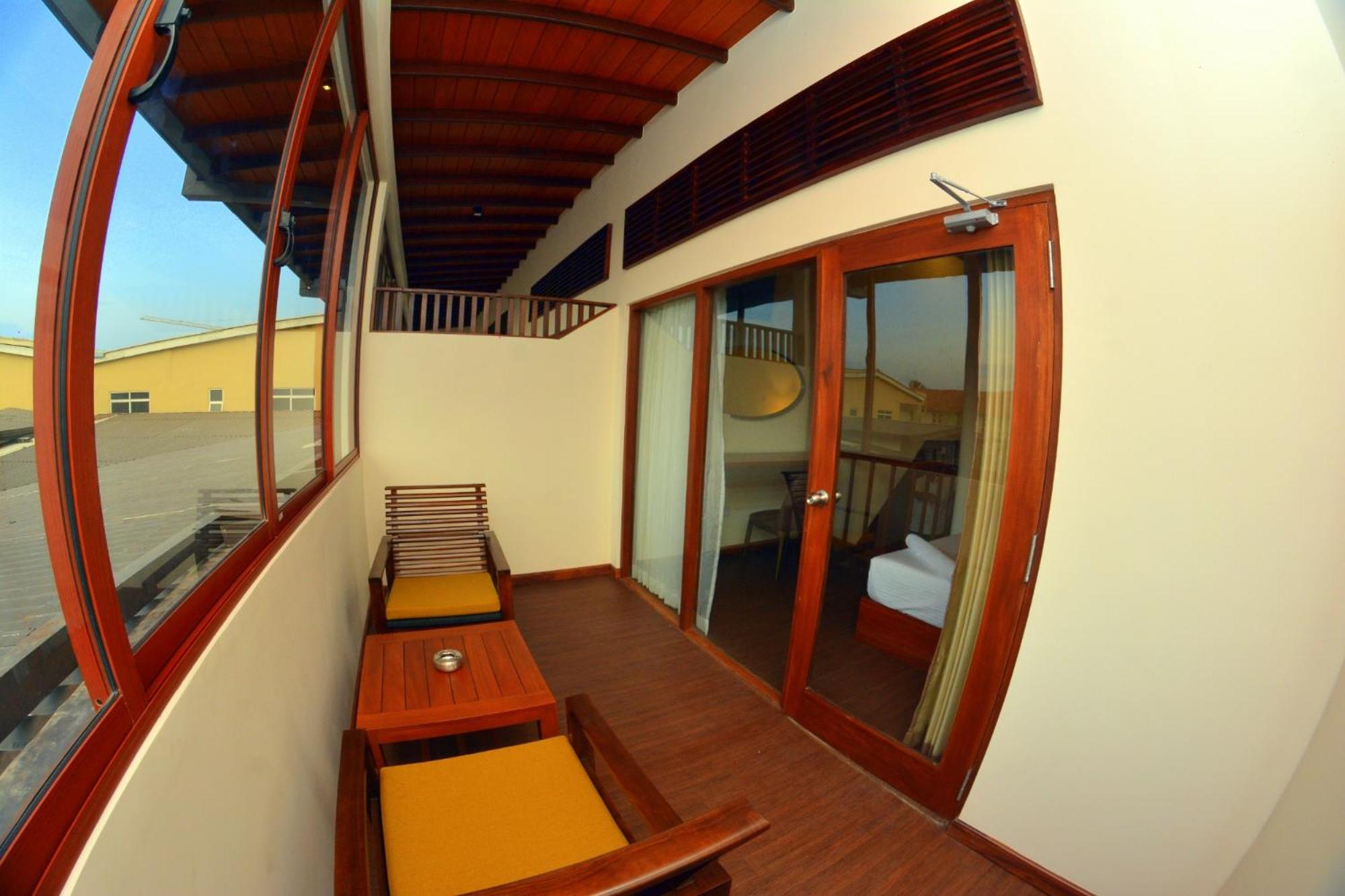 Duplex Double Room with Balcony and Sea View (Free Airport Pick-up OR Drop-off) photo 2