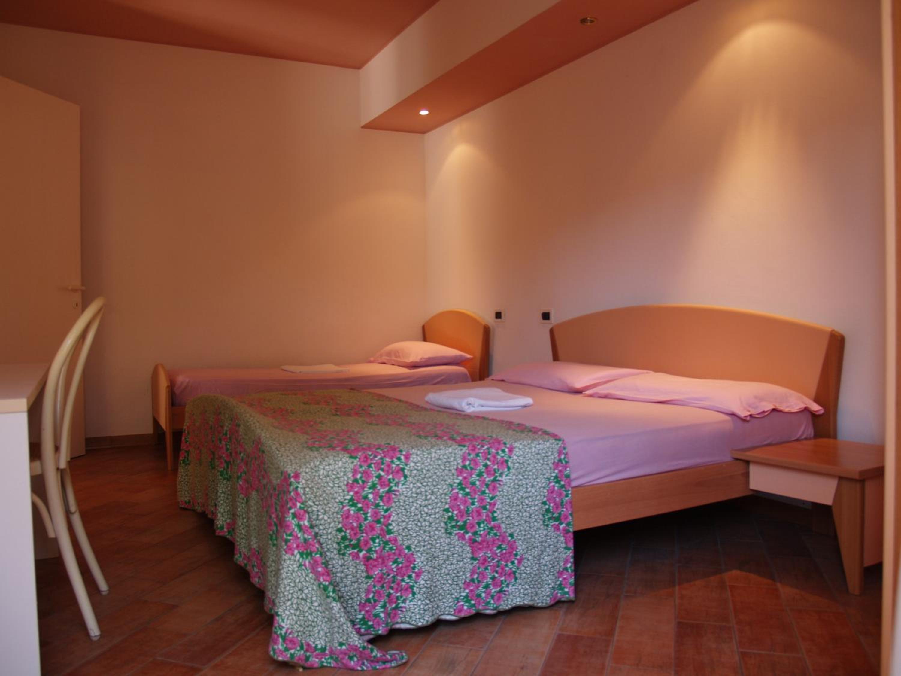One-Bedroom Apartment (3 Adults + 1 Child) photo 1