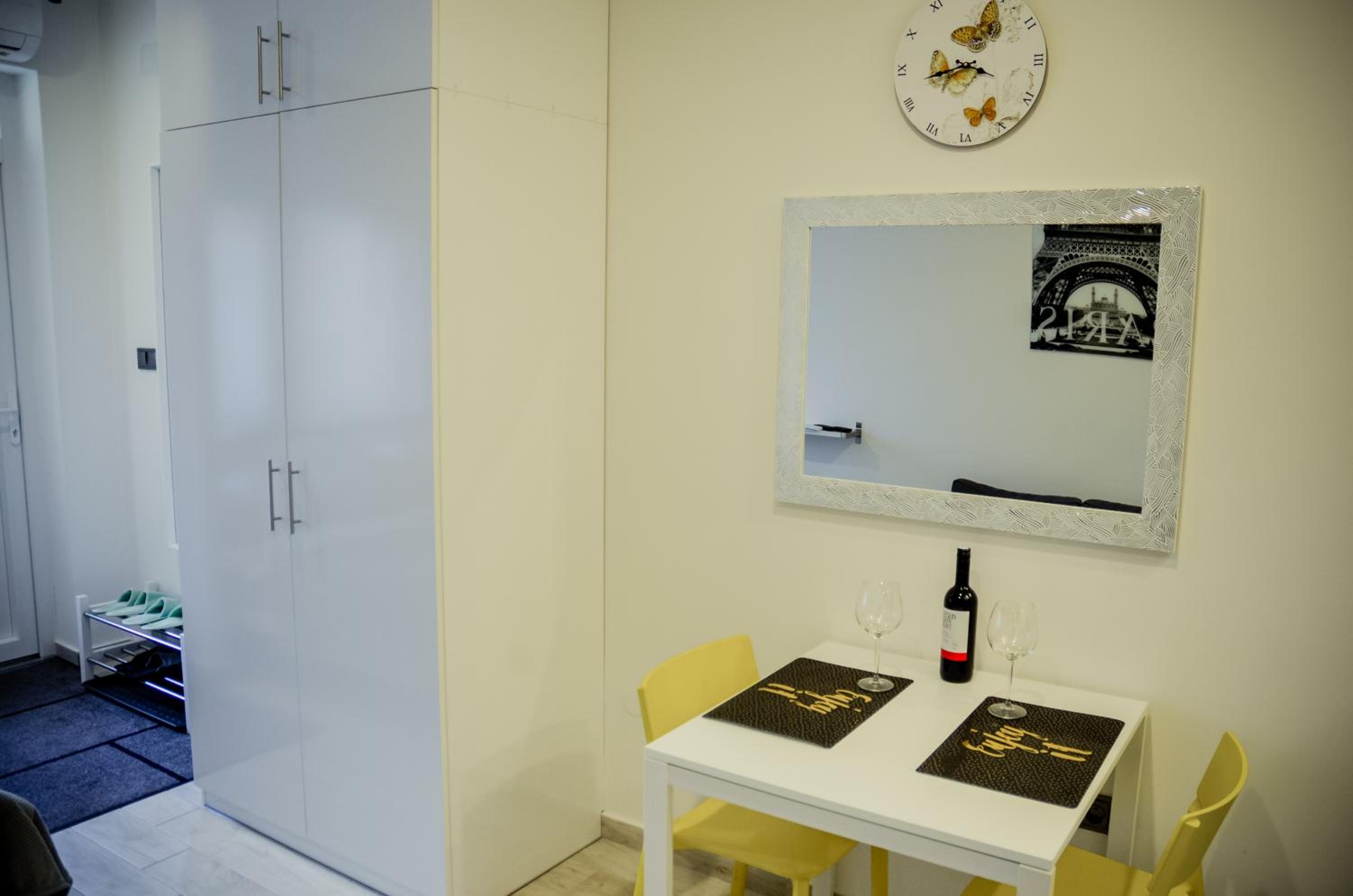Studio Apartment photo 2