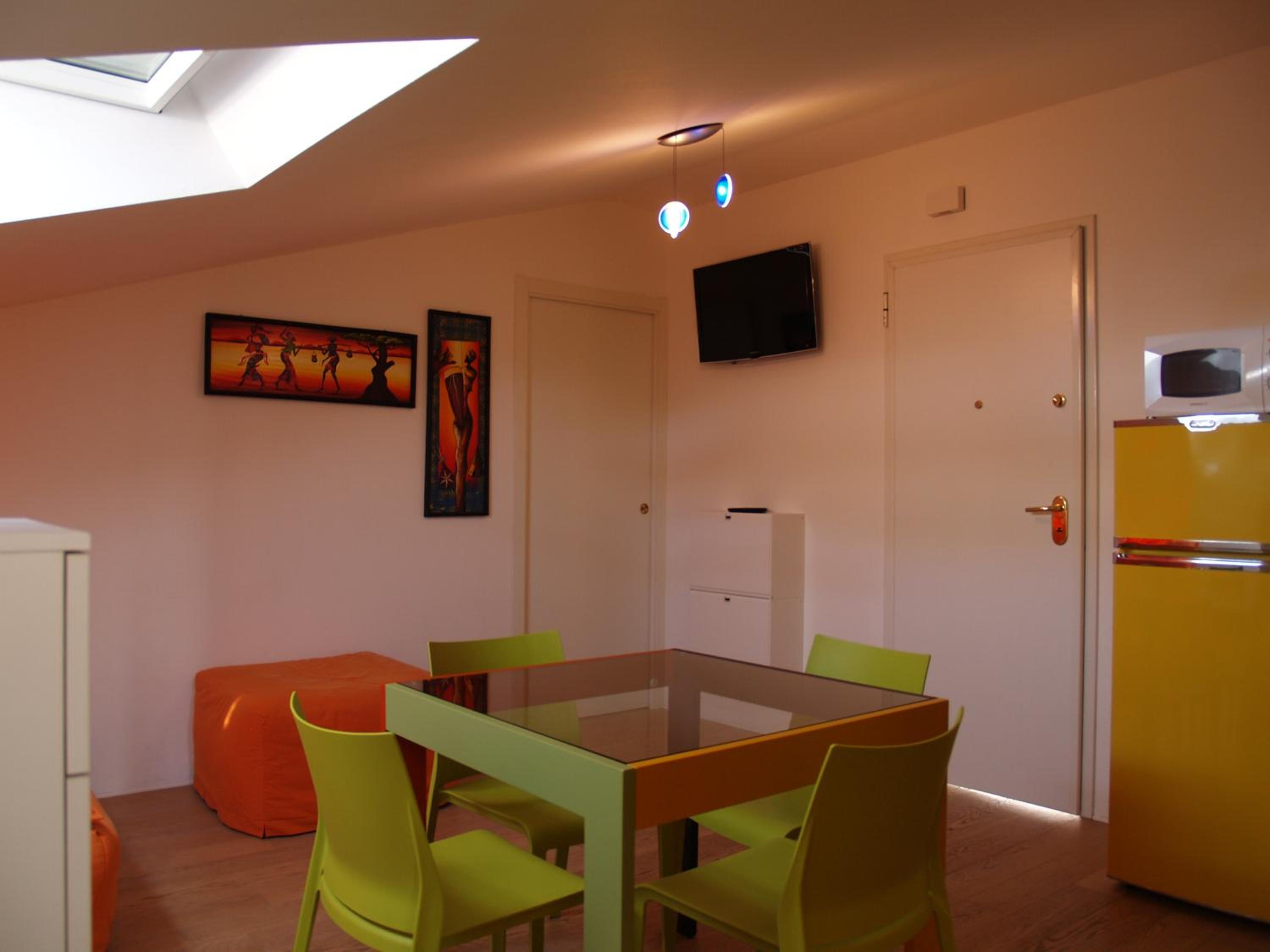 Superior One-Bedroom Apartment - Attic photo 1