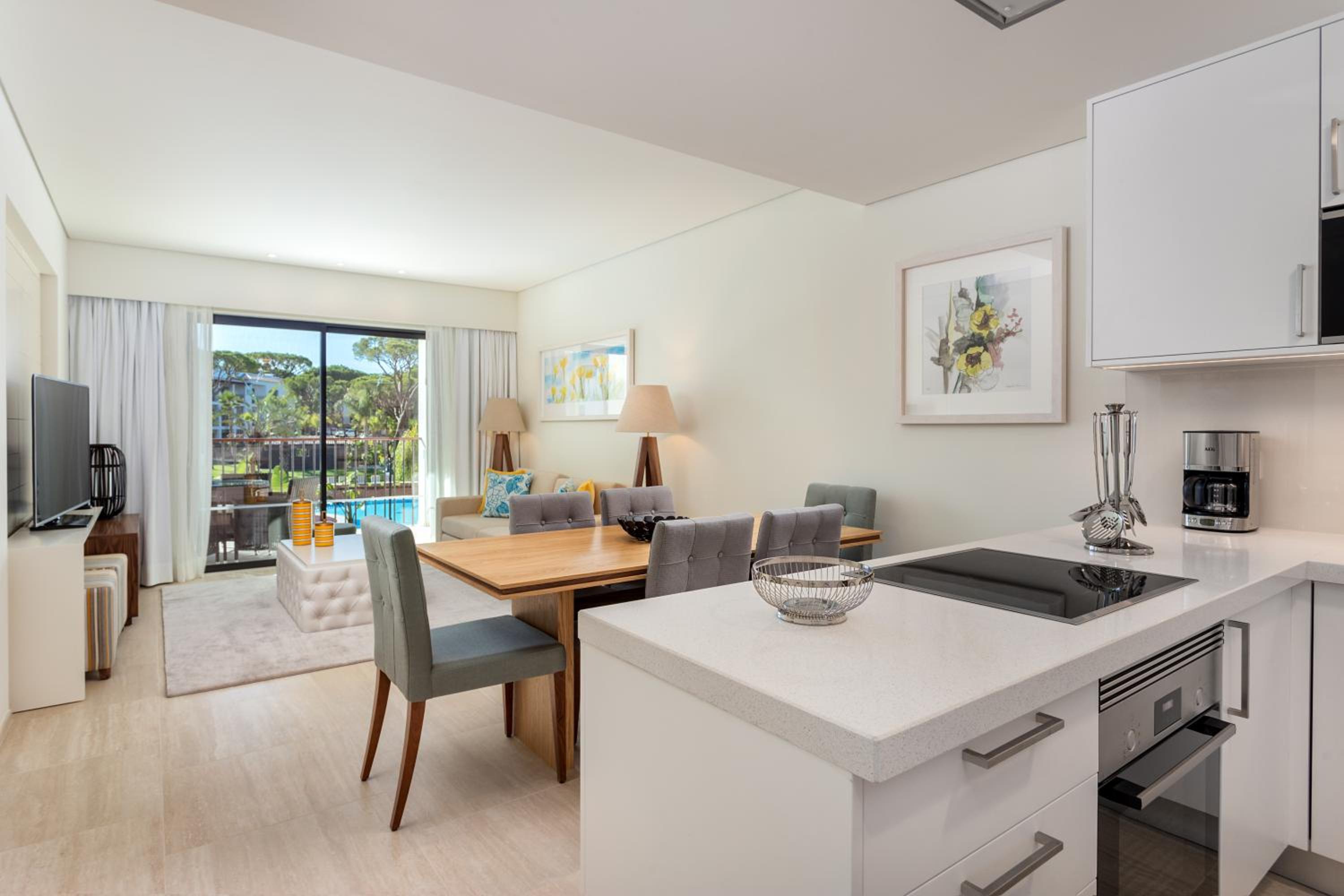 Three-Bedroom Garden Suite Garden Access