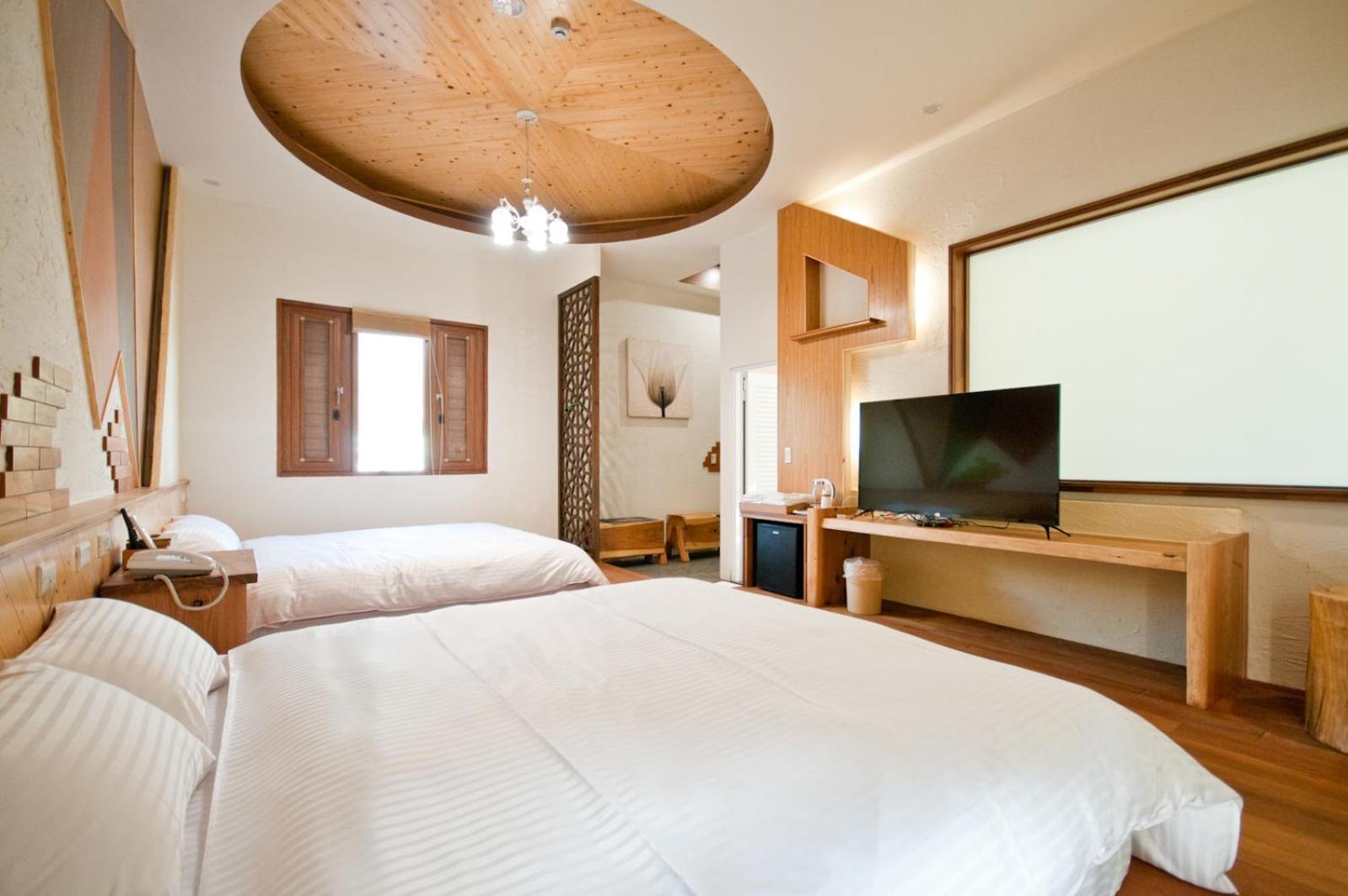Quadruple Room with Mountain View photo 1