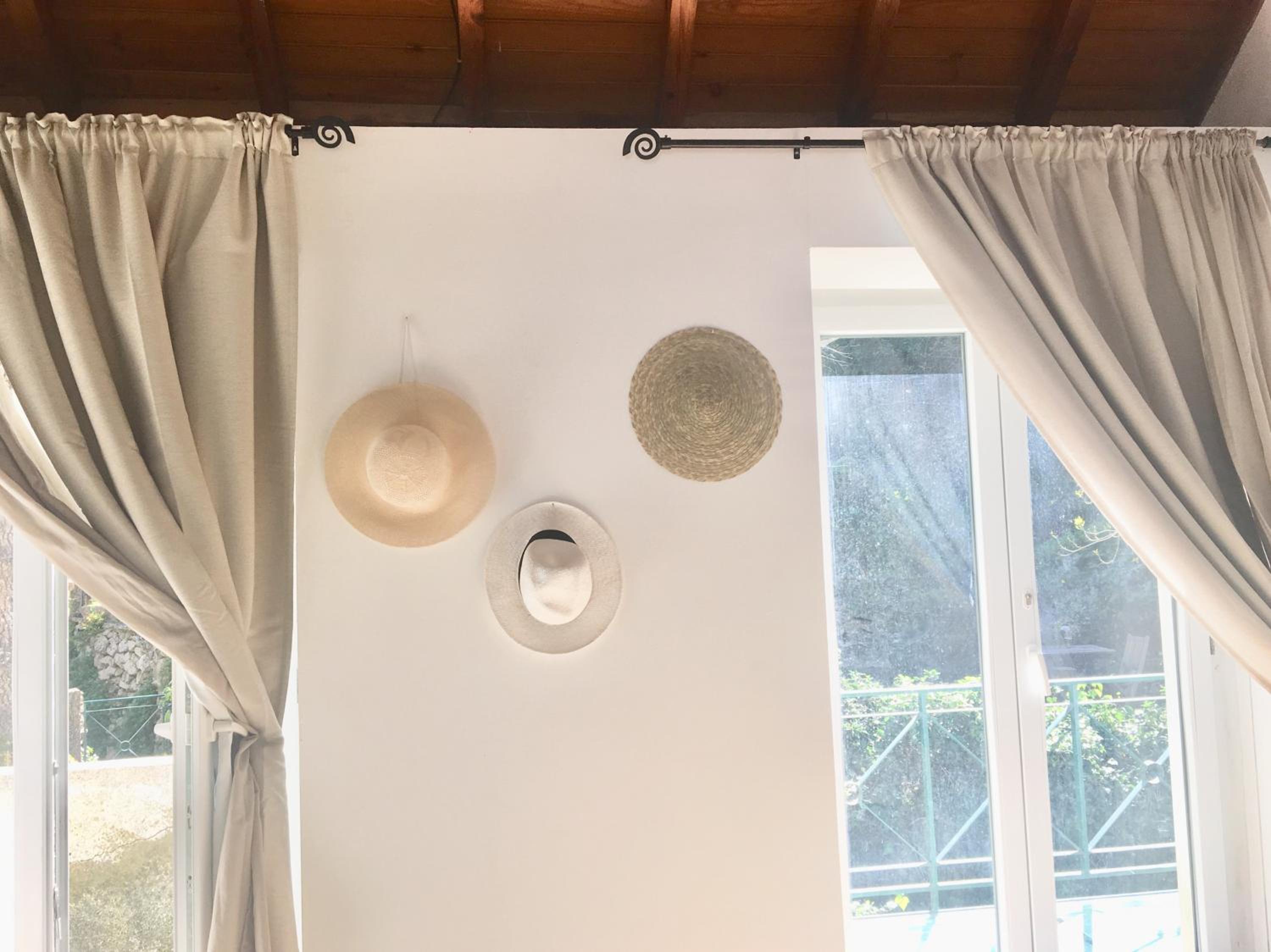 Small Double Room with Private Bathroom and Garden View - Photo 5