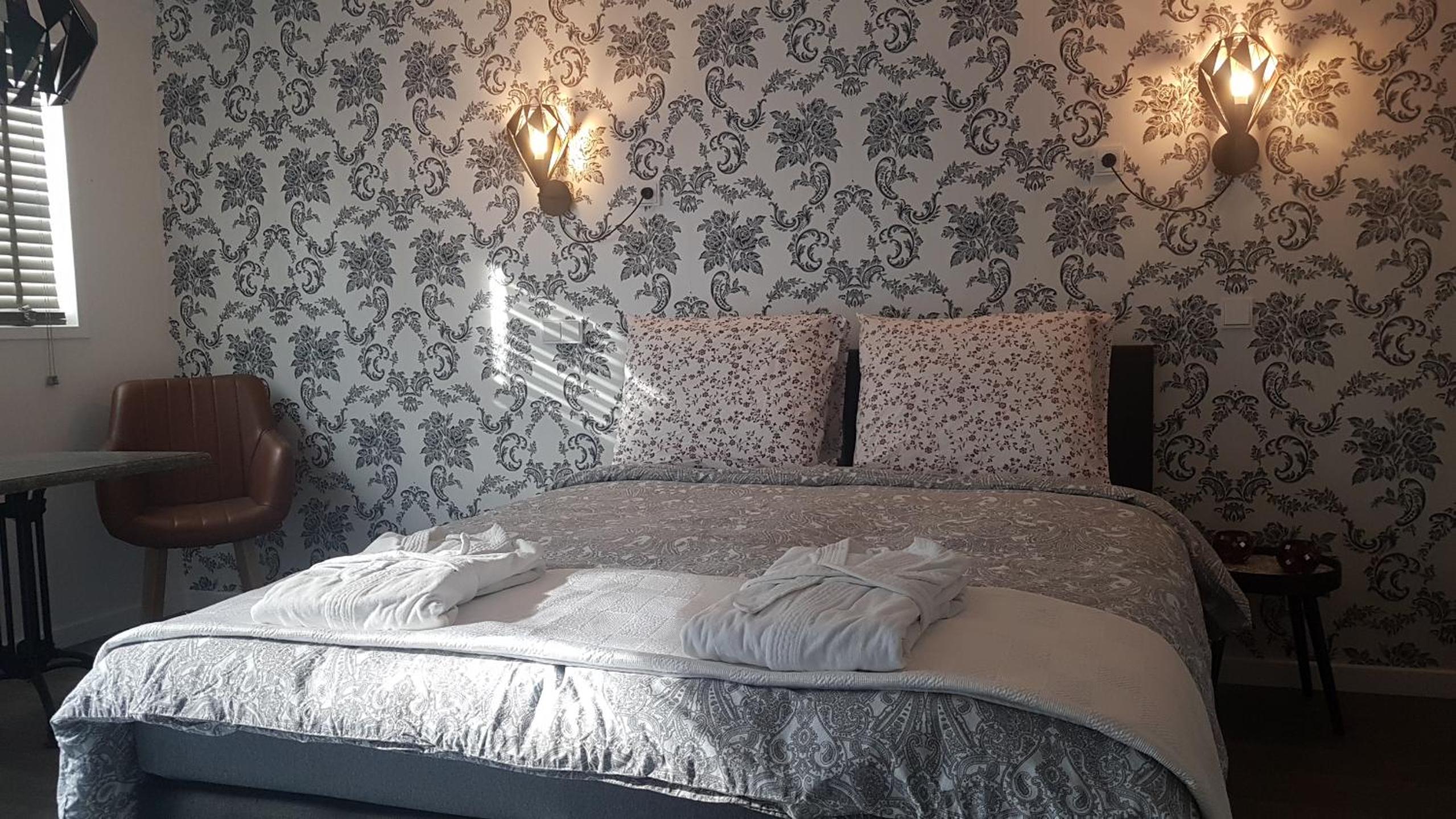 Double Room with Private Bathroom photo 2