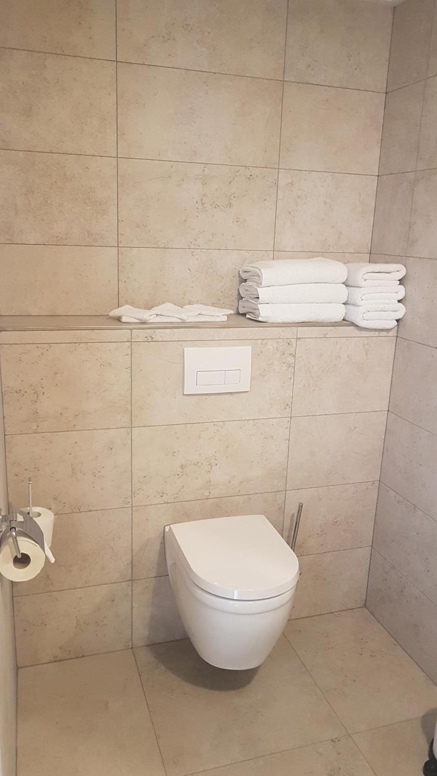 Quadruple Room with Private Bathroom photo 2