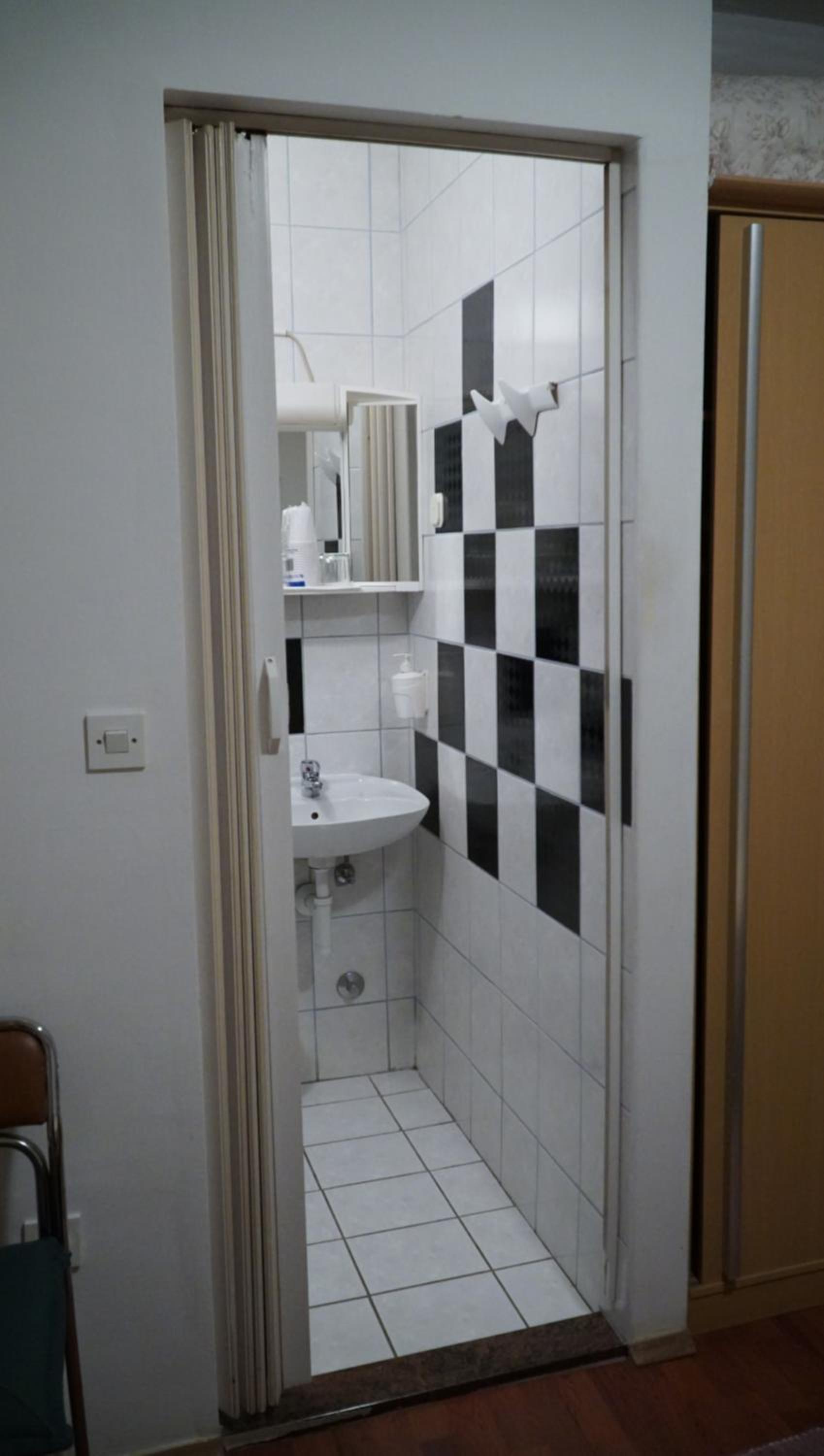 Standard Double Room - Photo 6