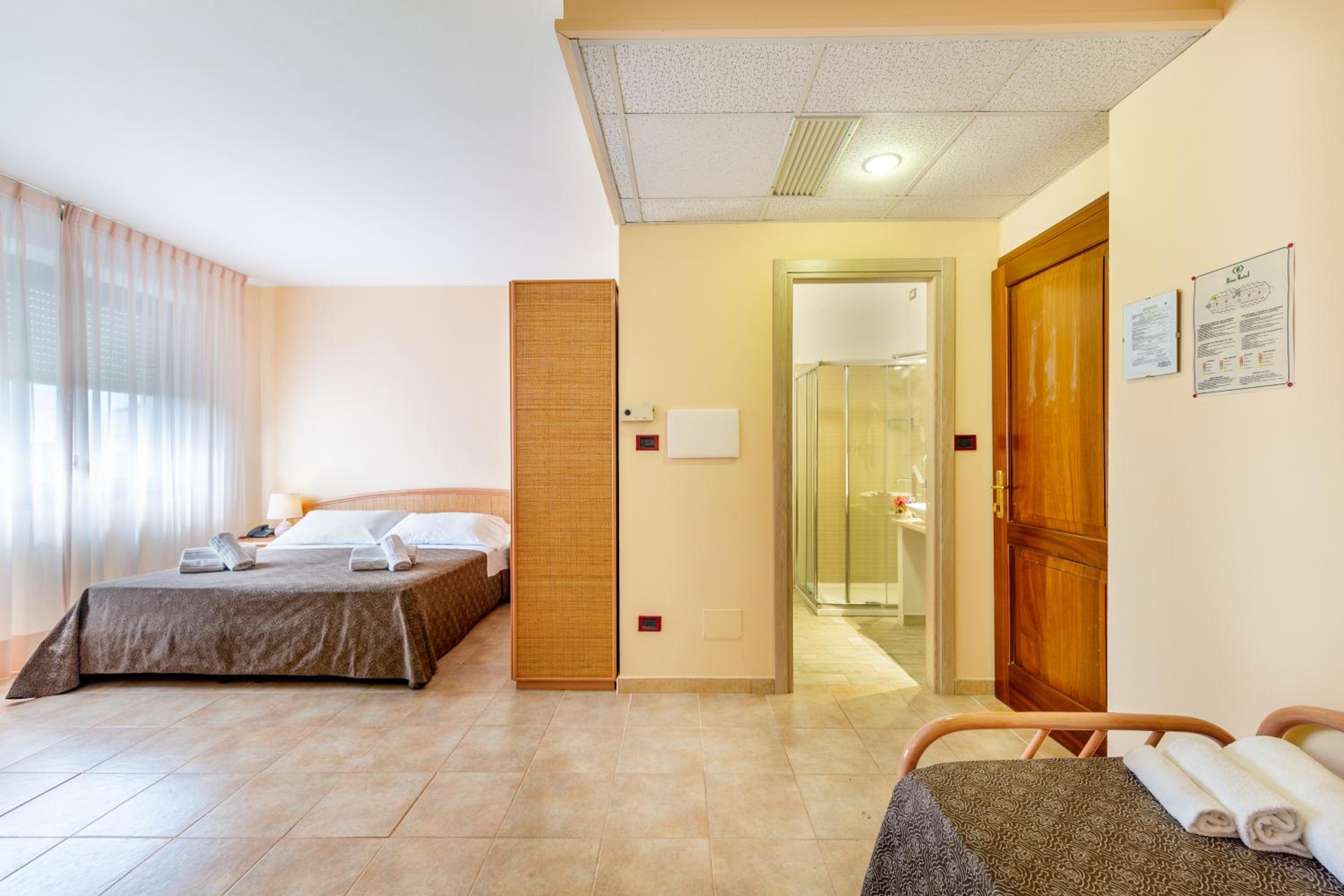 Standard Room - Photo 6