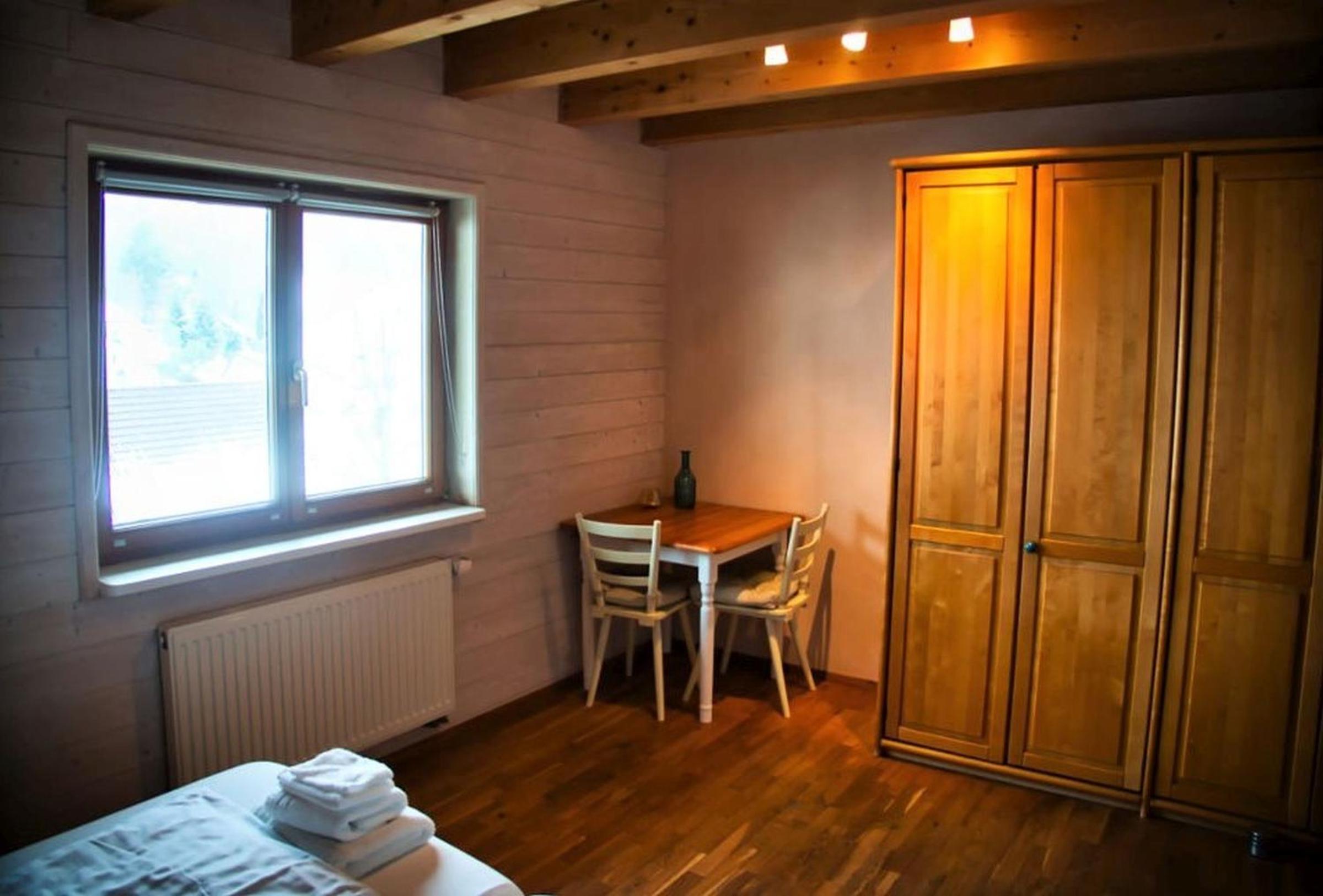 Five-Bedroom House photo 2