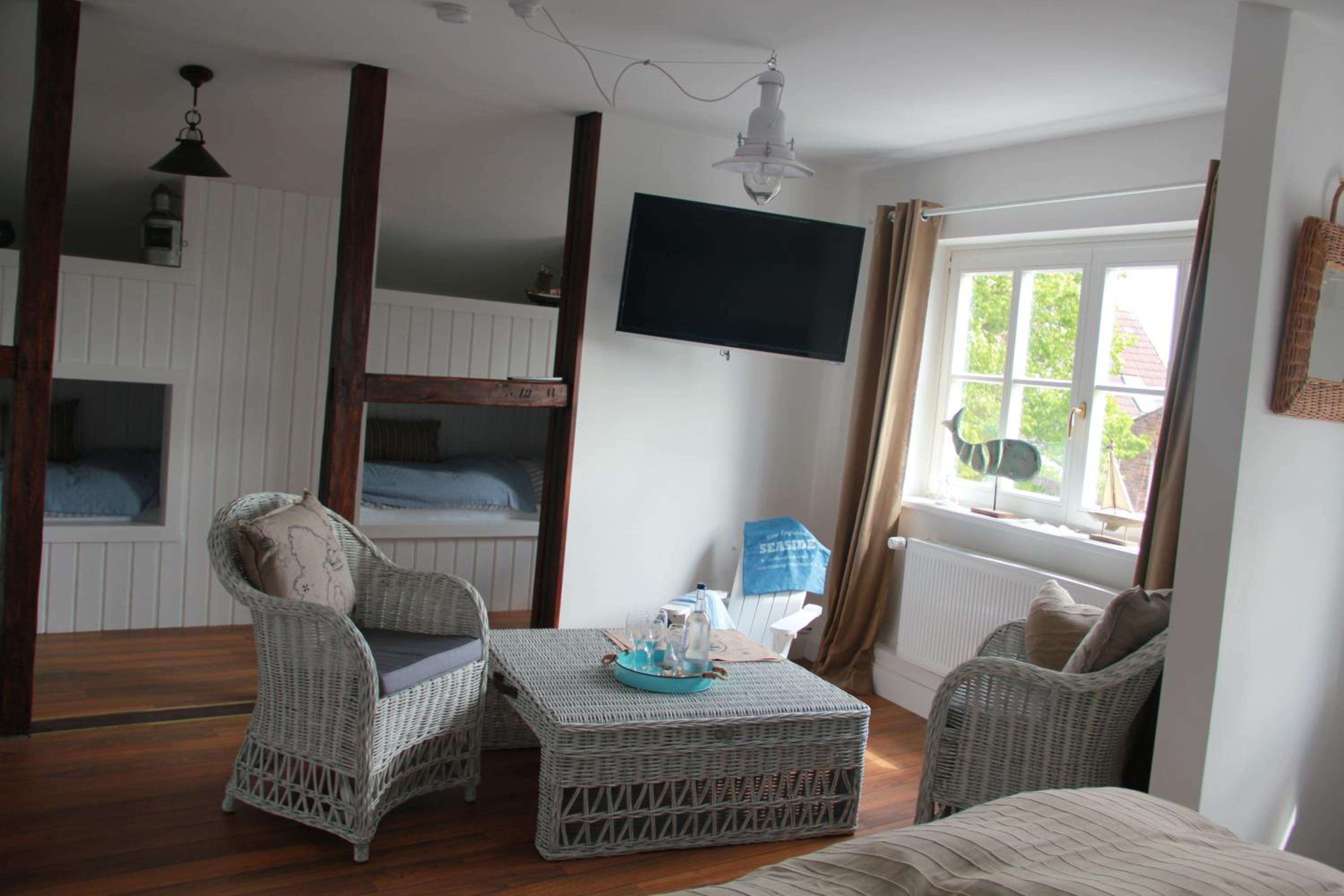 Family Room (2 Adults + 2 Children) photo 2