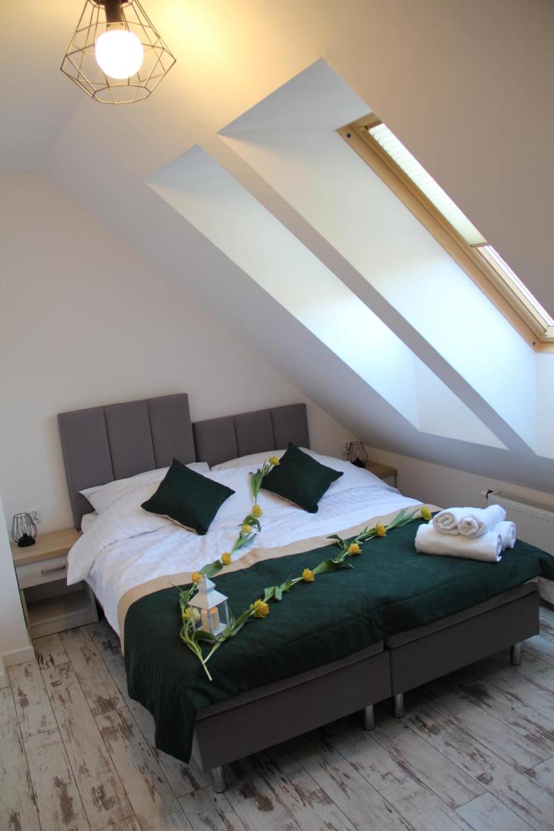 Deluxe Double Room (2 Adults + 1 Child) - Photo 2