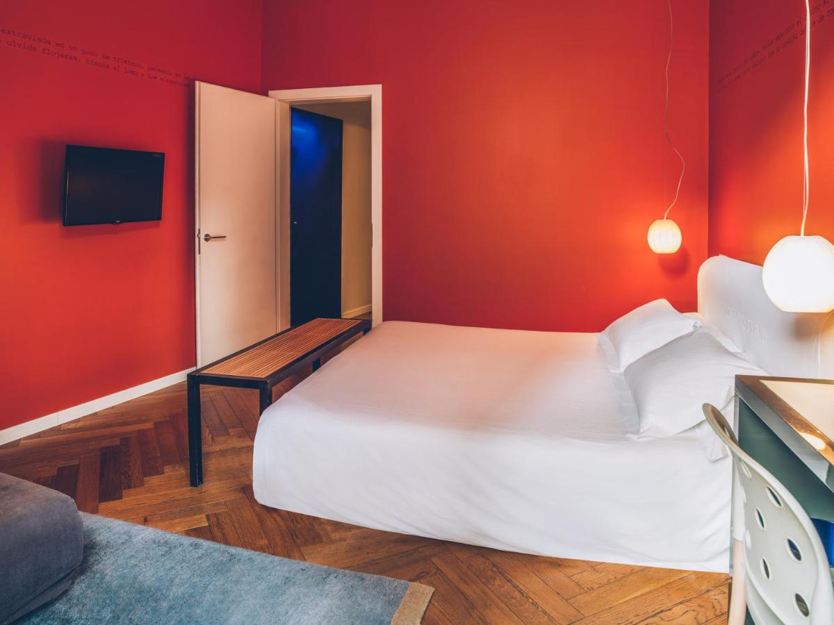 Double Room with City View - Photo 3