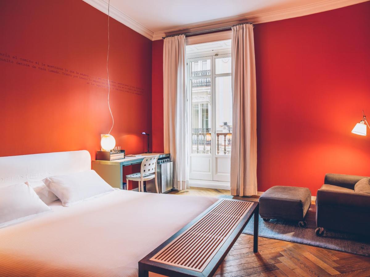 Double Room with City View - Photo 2