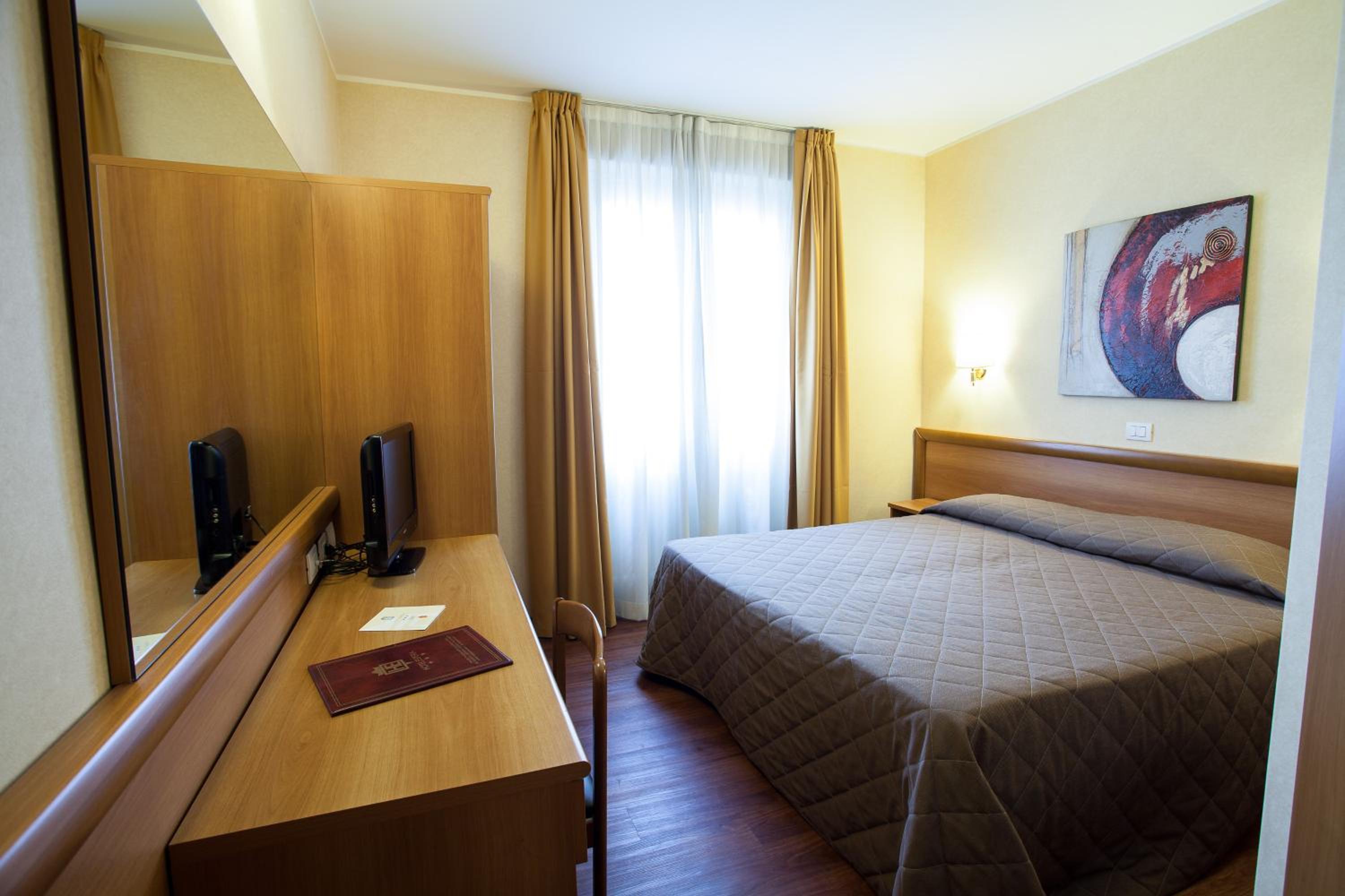 Double Room - Photo 2