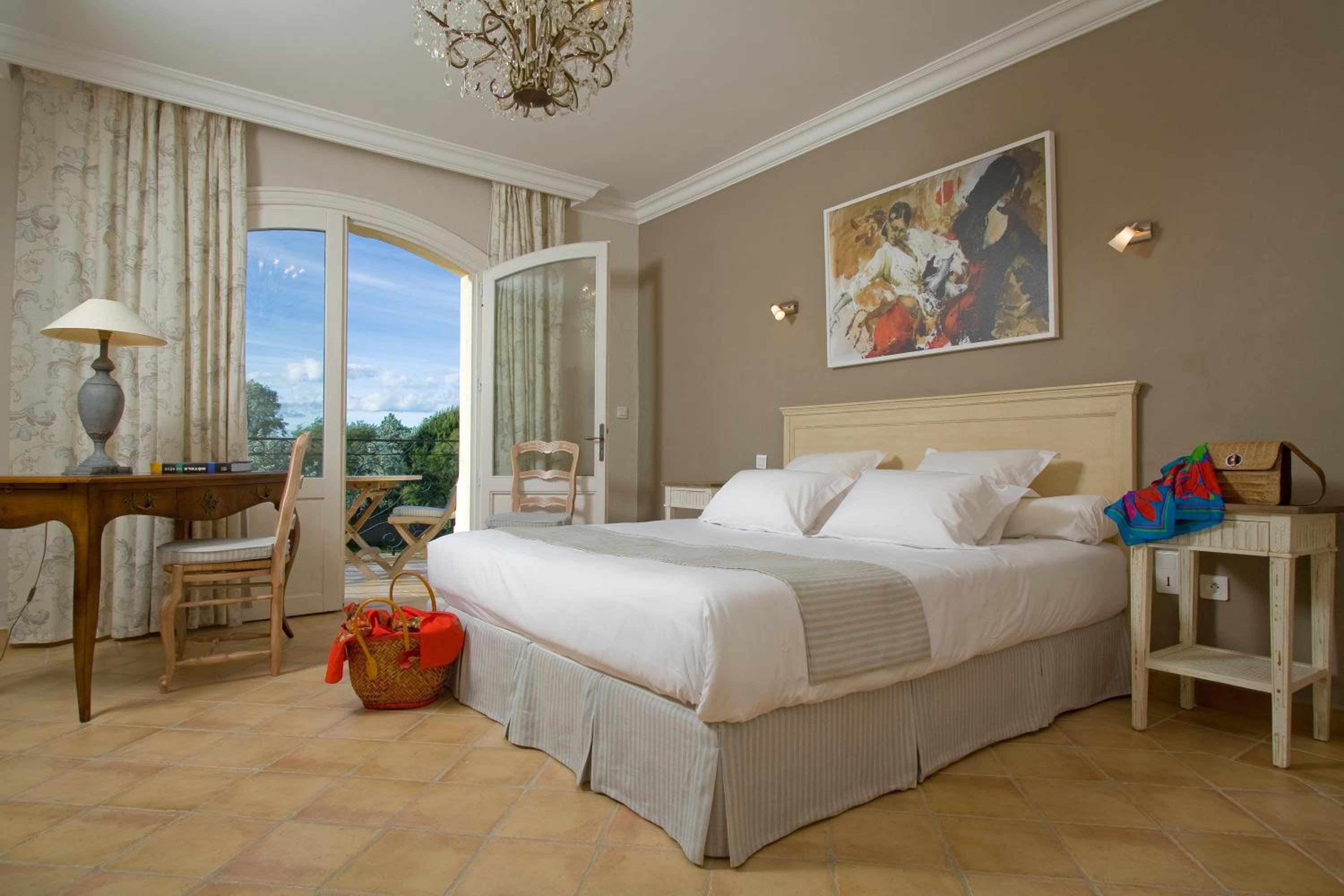 Villa - Photo 1