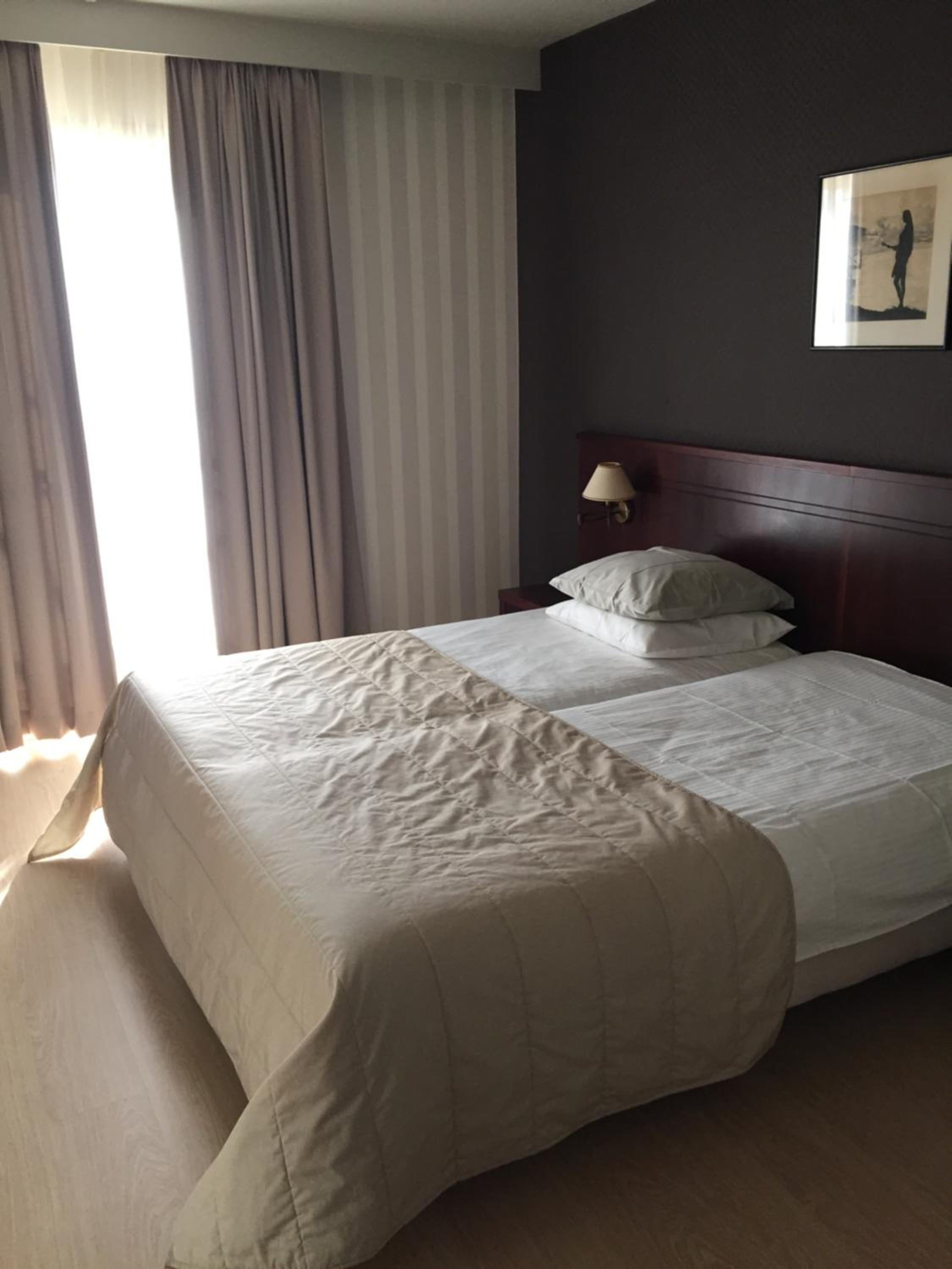 Standard Twin Room - Photo 1