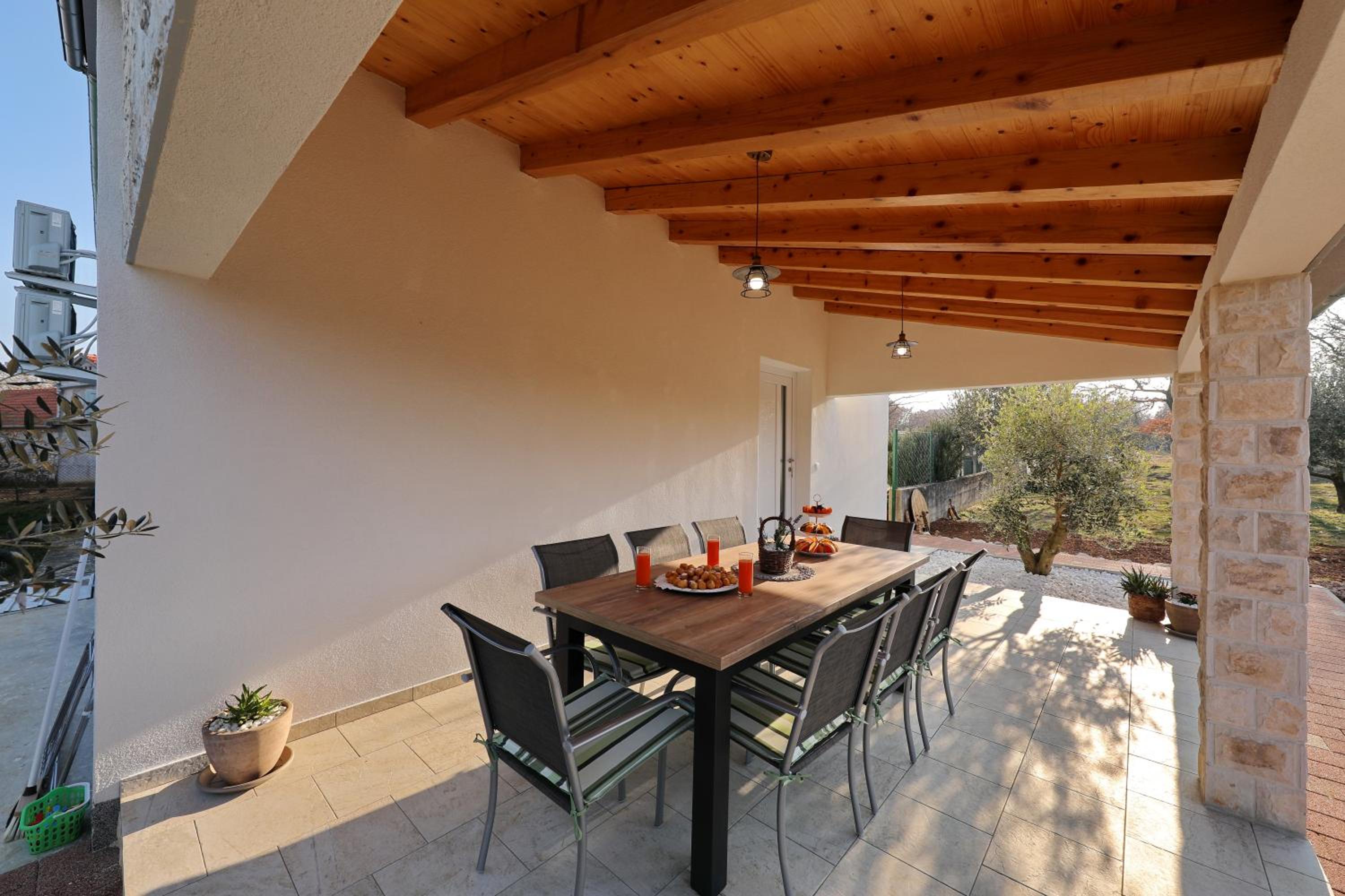 Three-Bedroom House photo 3