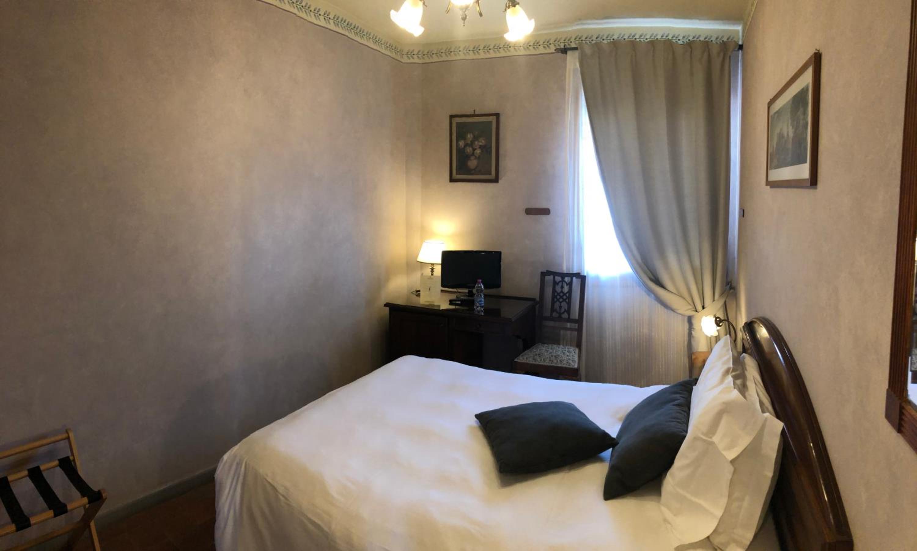 Economy Double Room - Photo 2