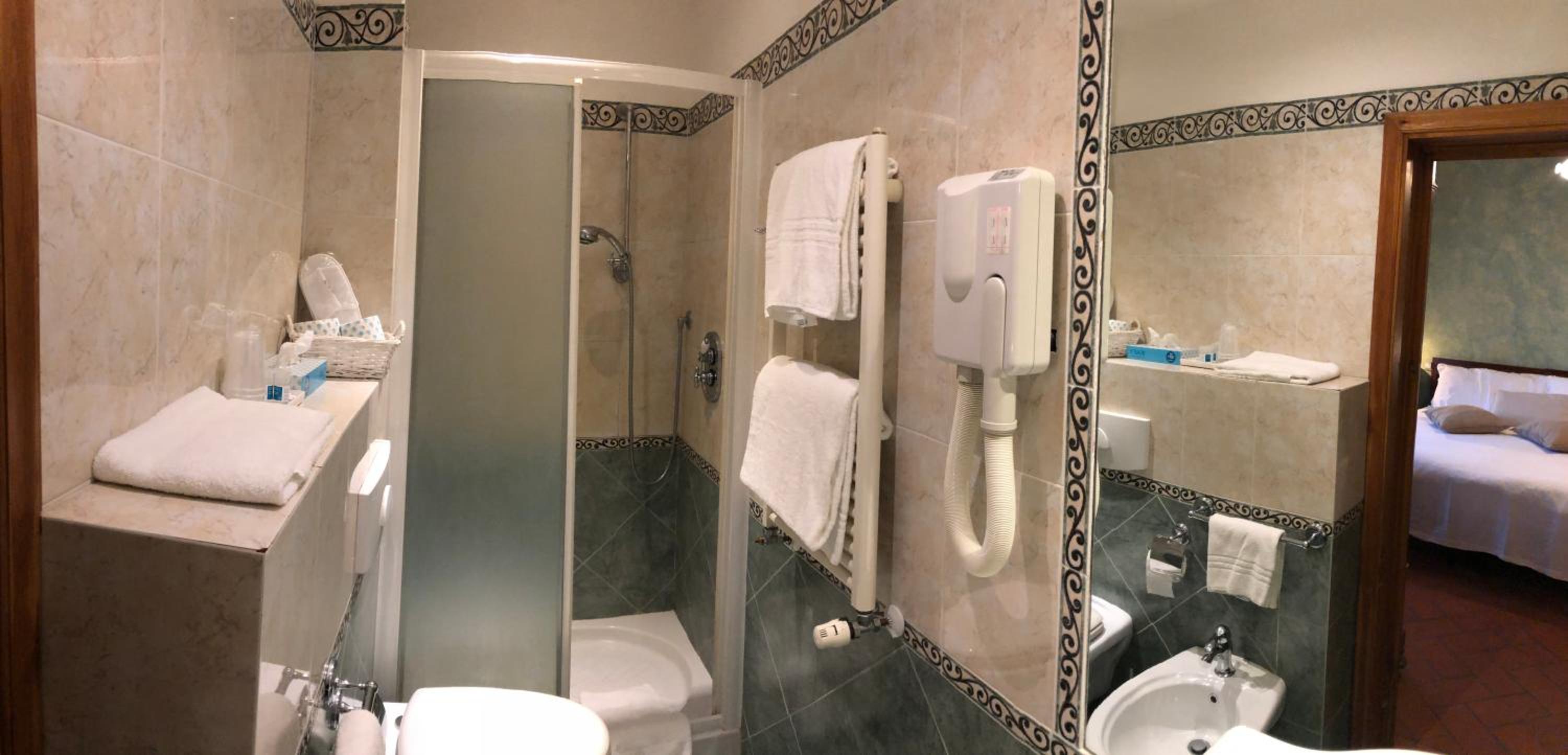 Triple Room - Photo 6