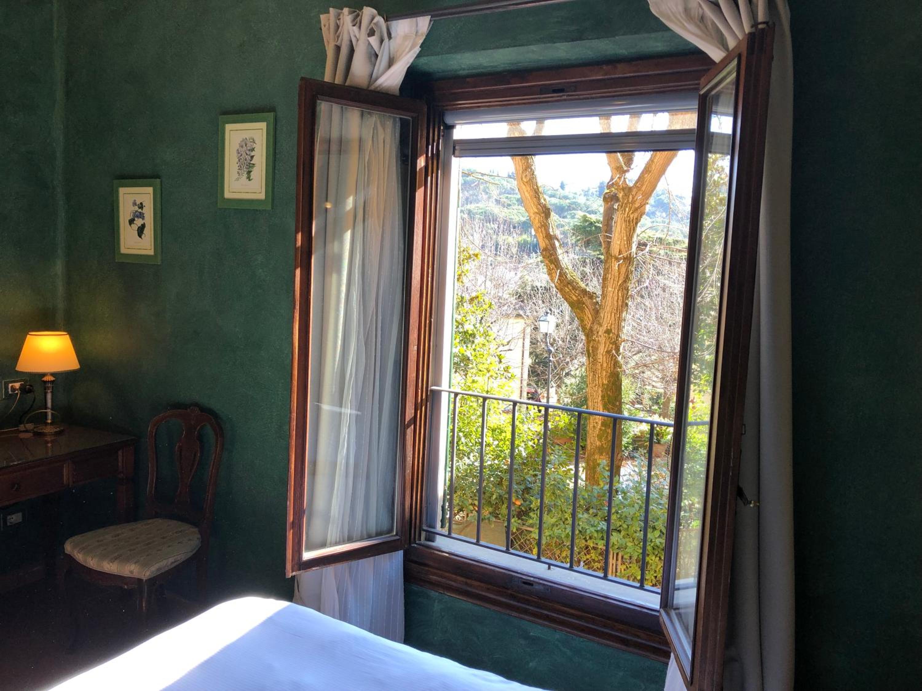 Economy Double Room - Photo 6