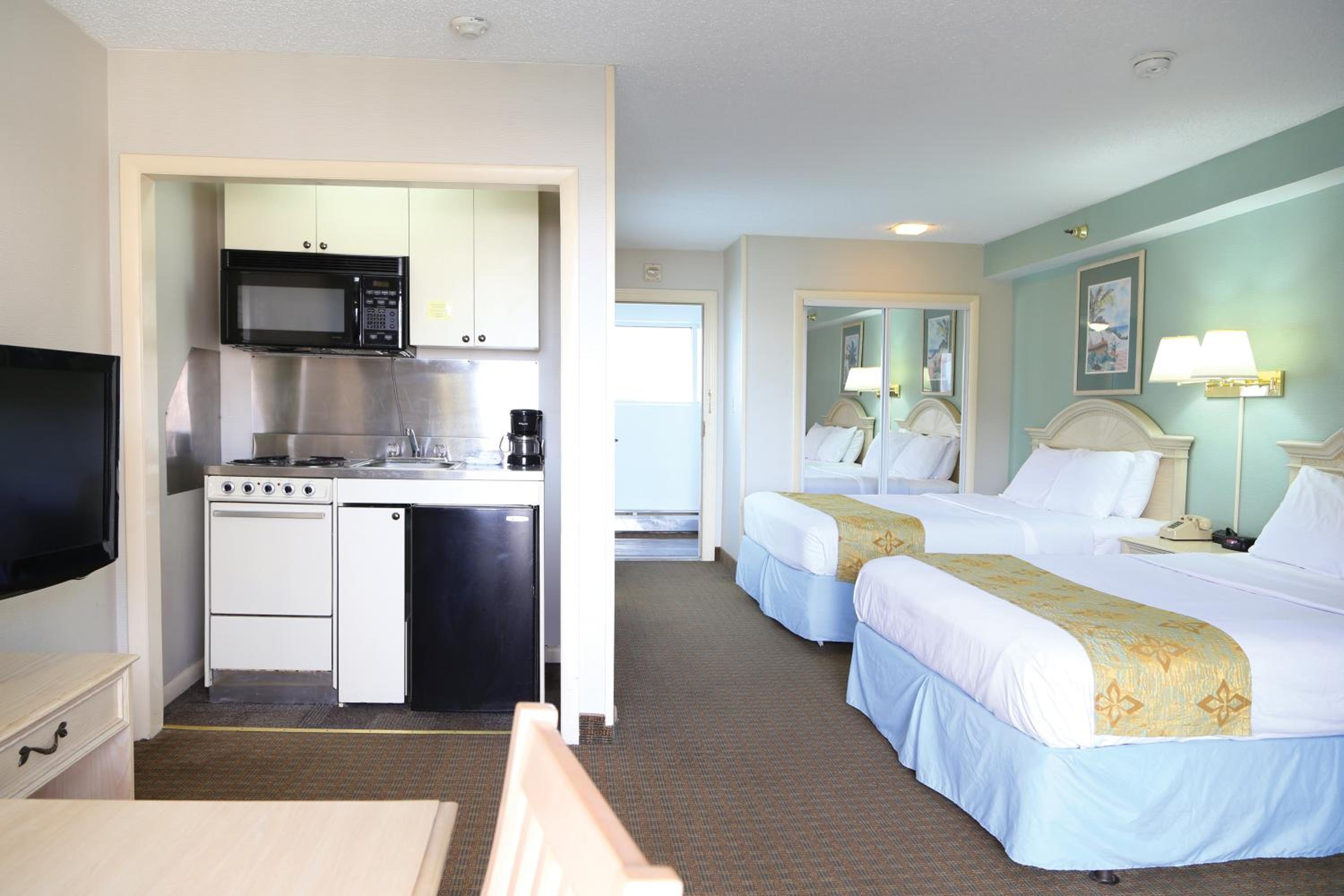 Courtyard Efficiency Two Double Beds With Sofa Bed - First Floor